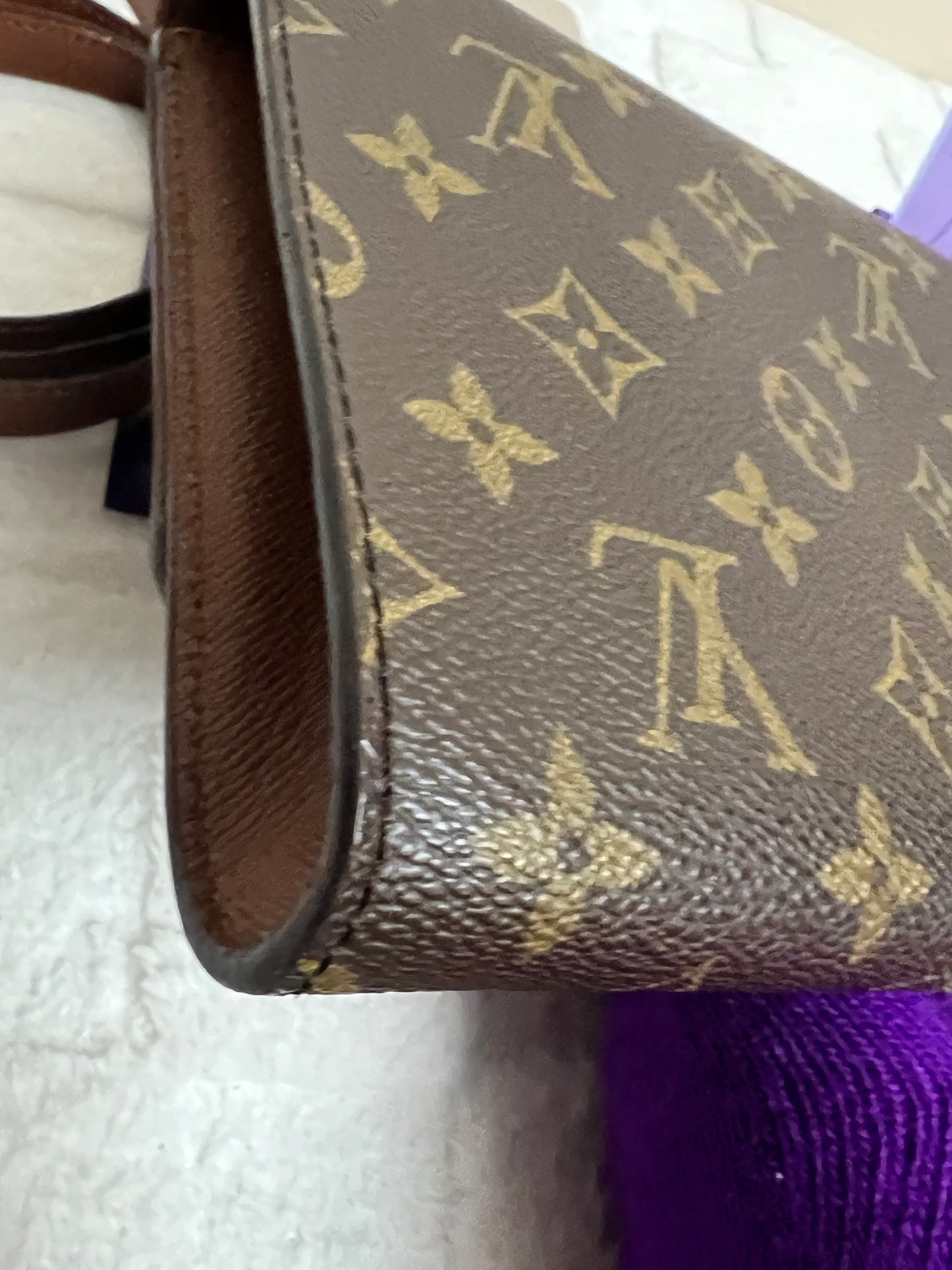 BORDEAUX 24 CROSSBODY