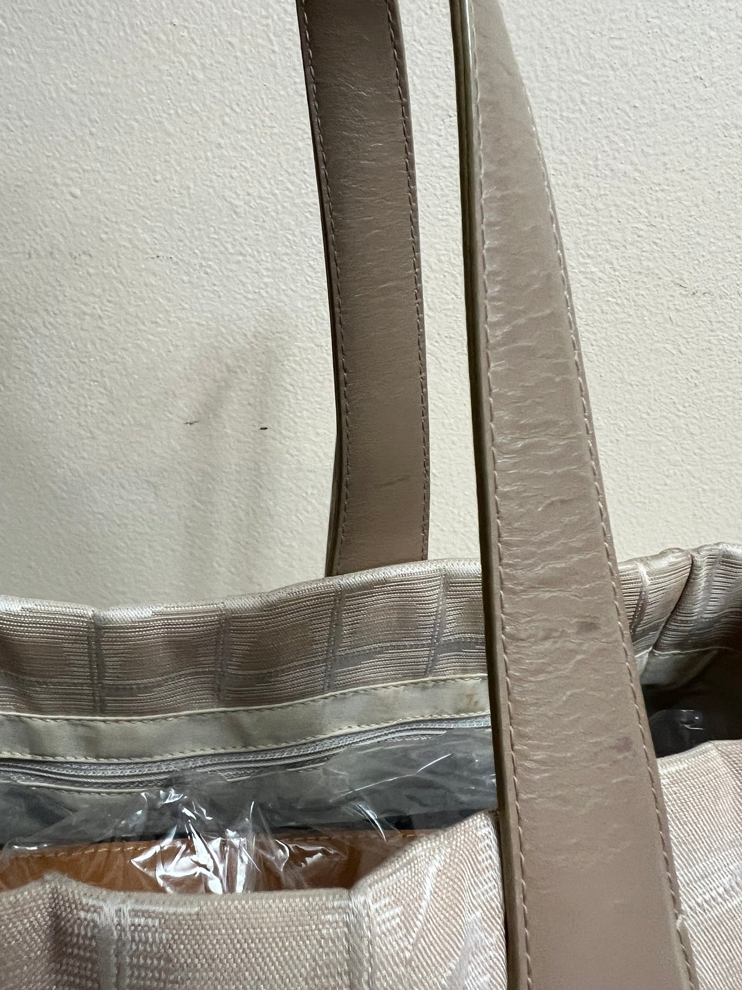 TRAVEL LINE TOTE 2