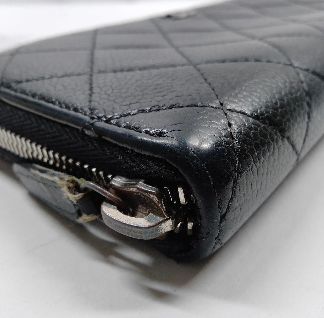 ZIPPY CAVIAR LONG WALLET SILVER GHW