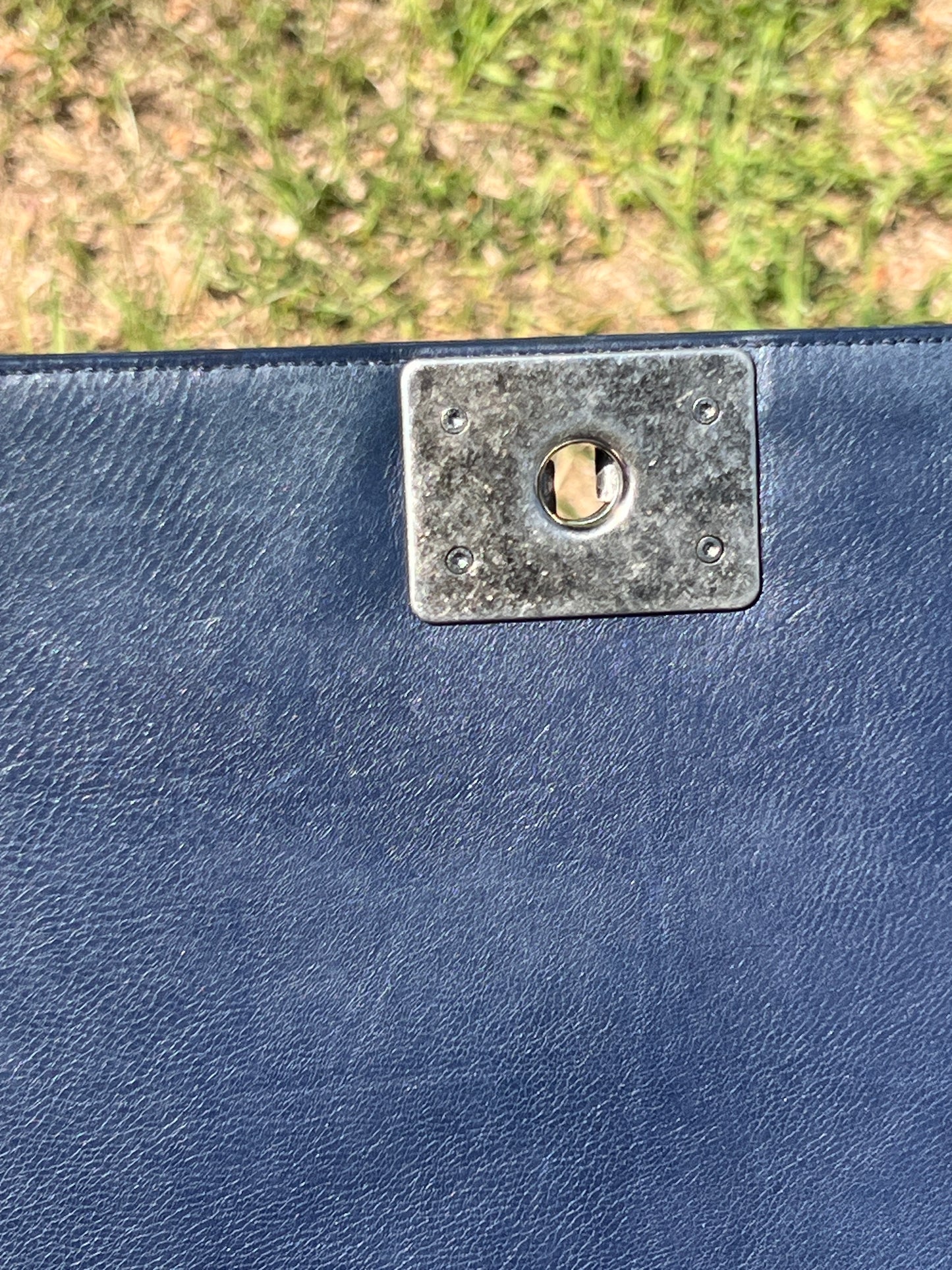 BOY FLAP CALFSKIN MEDIUM NM NAVY