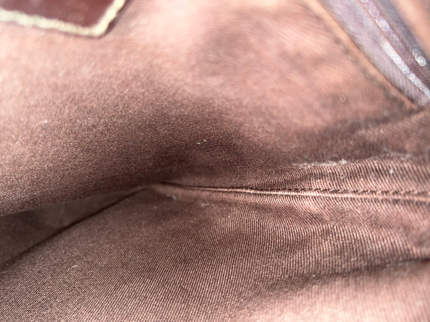 L _ O _ E _ W _ E CROSSBODY