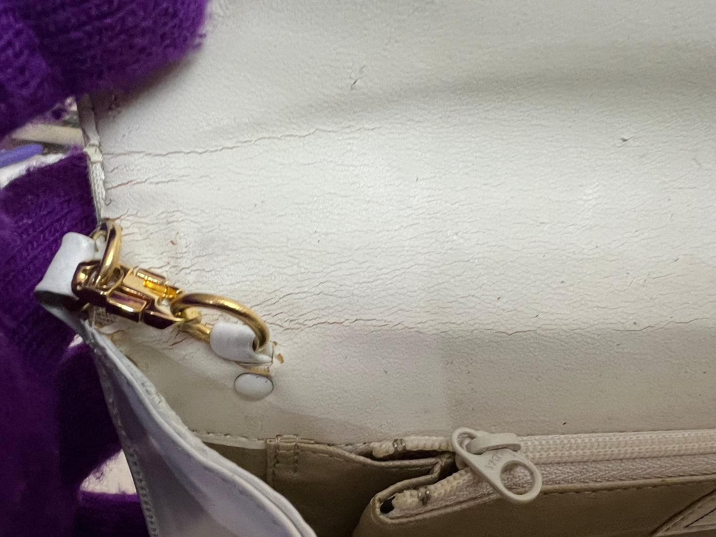 GIVE_NCHY SHOULDER BAG WHITE
