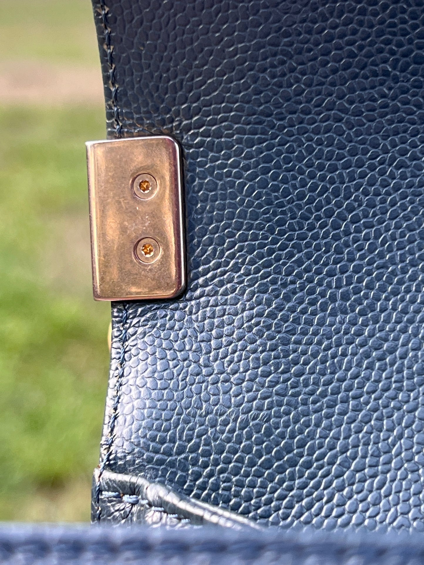 BOY FLAP CAVIAR MEDIUM