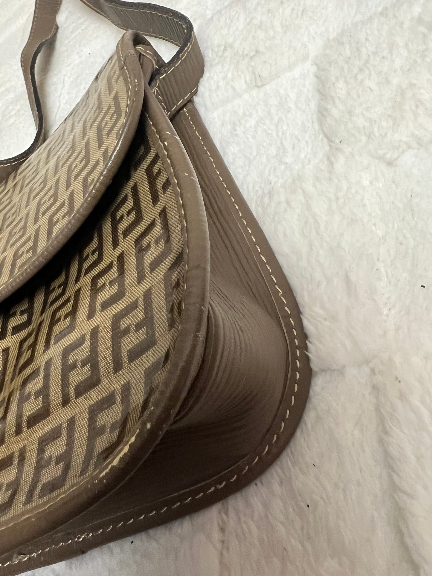 F E N D I CROSSBODY