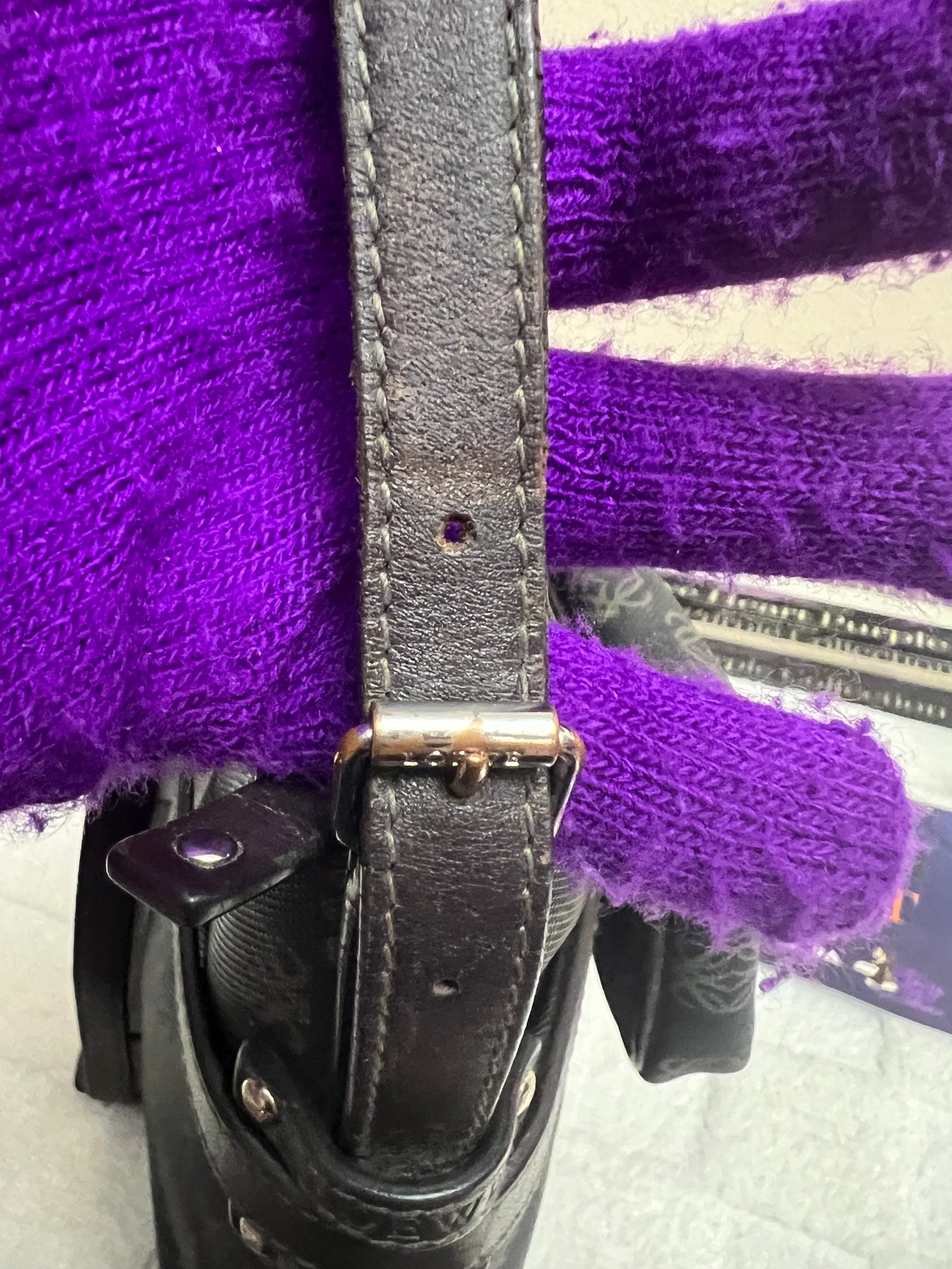 L _ O _ E _ W _ E CROSSBODY