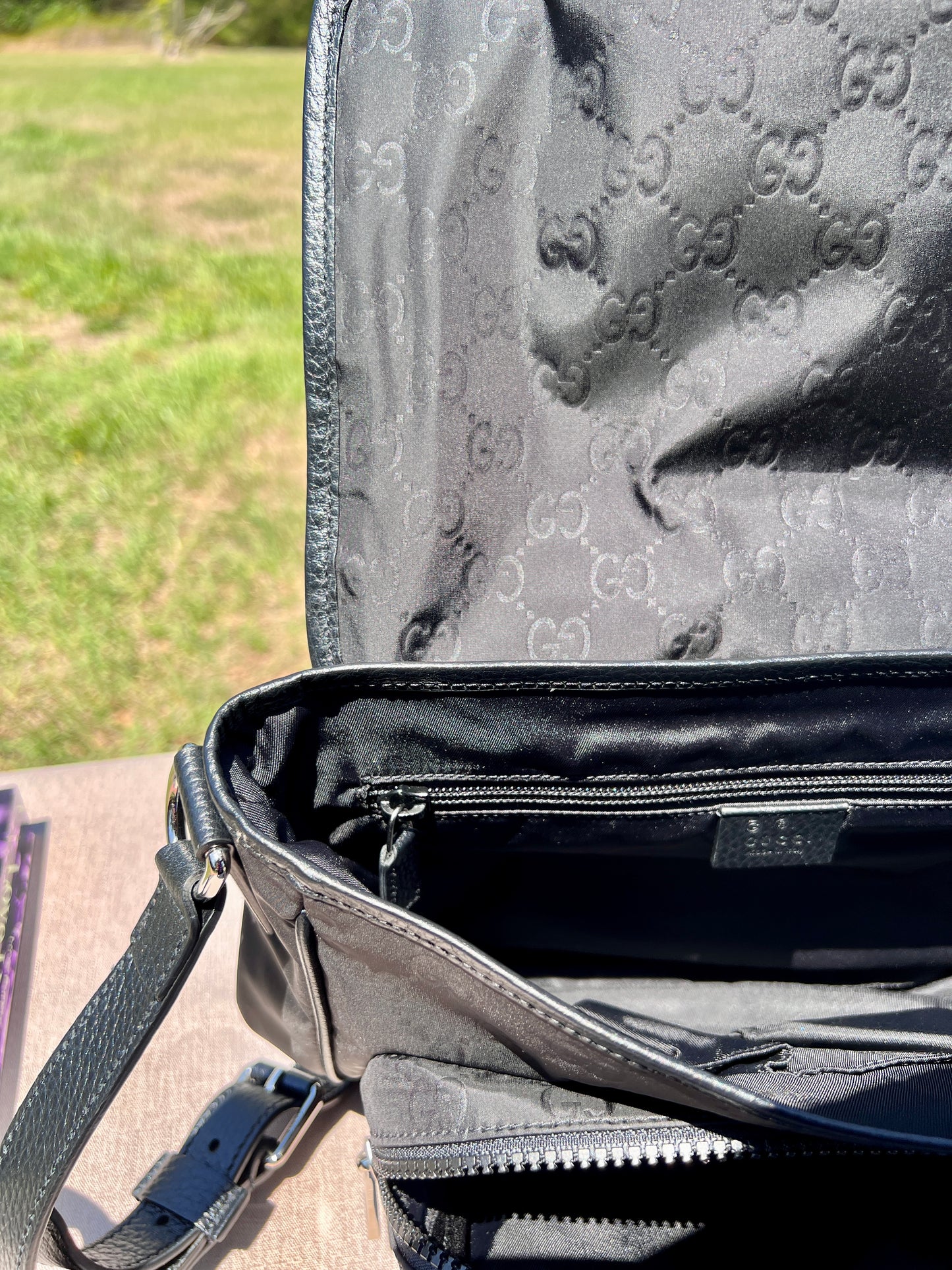MESSENGER BAG BLACK