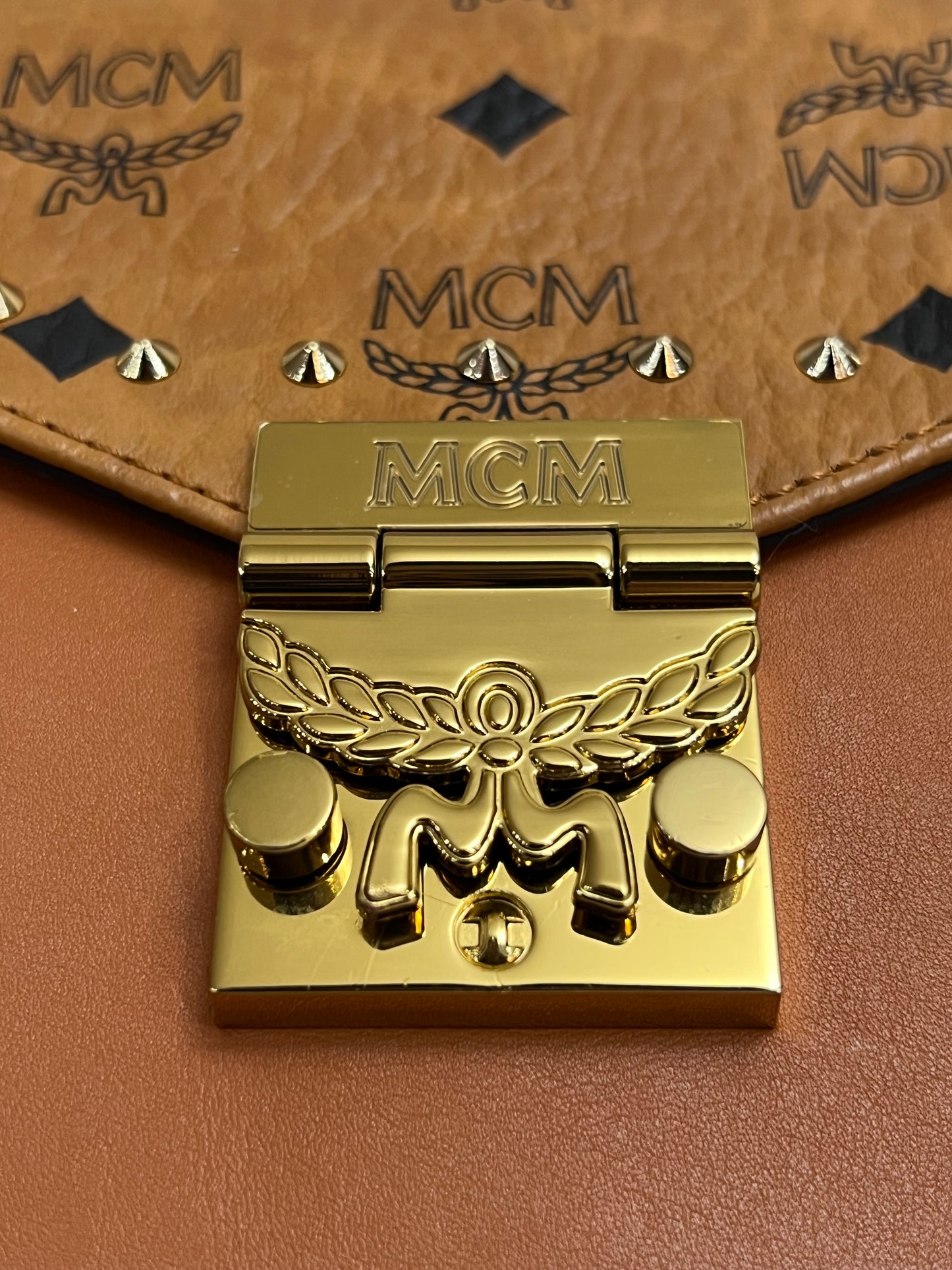 MCM PATRICIA POCKET