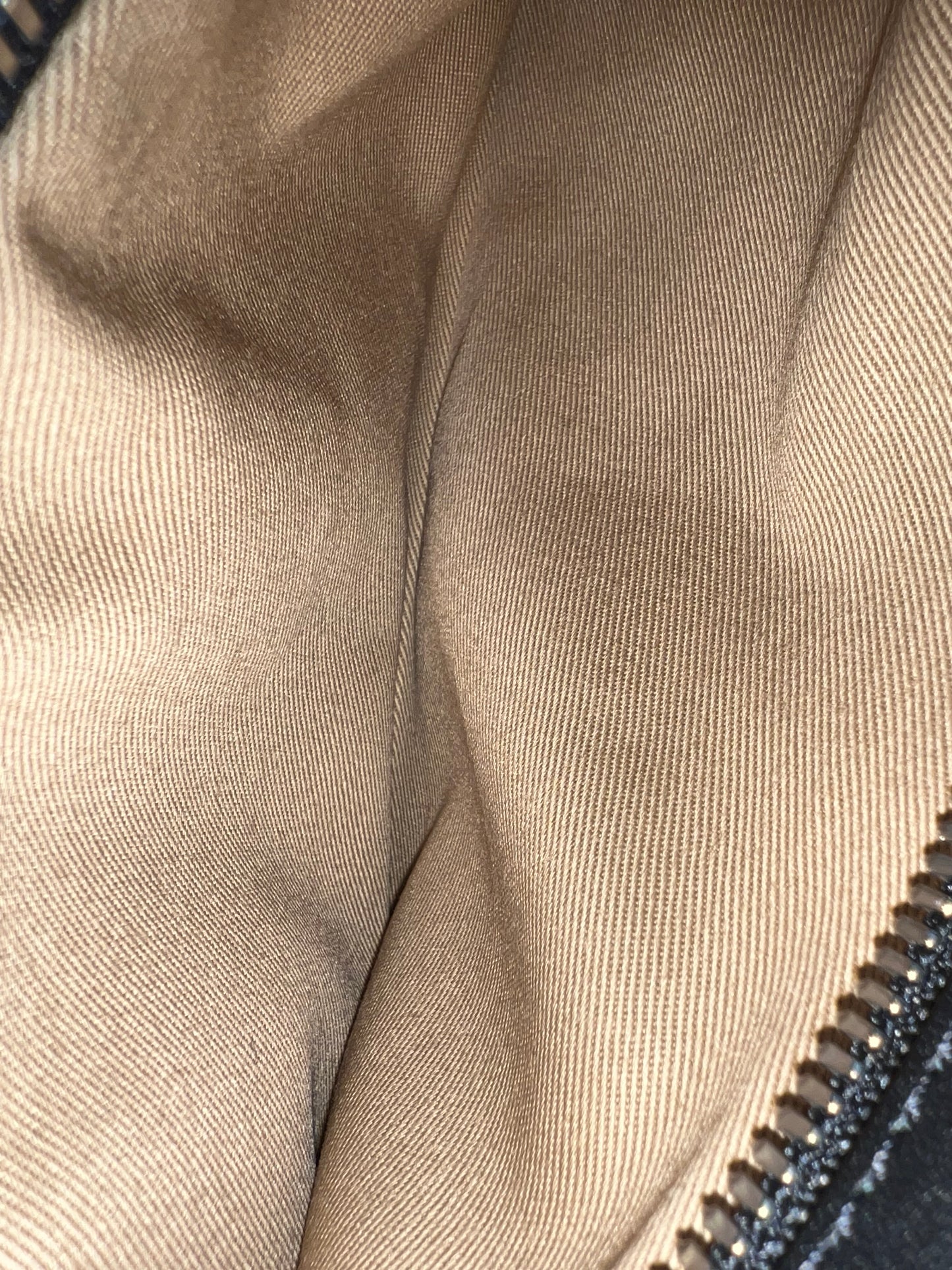 MCM AREN MESSENGER BAG