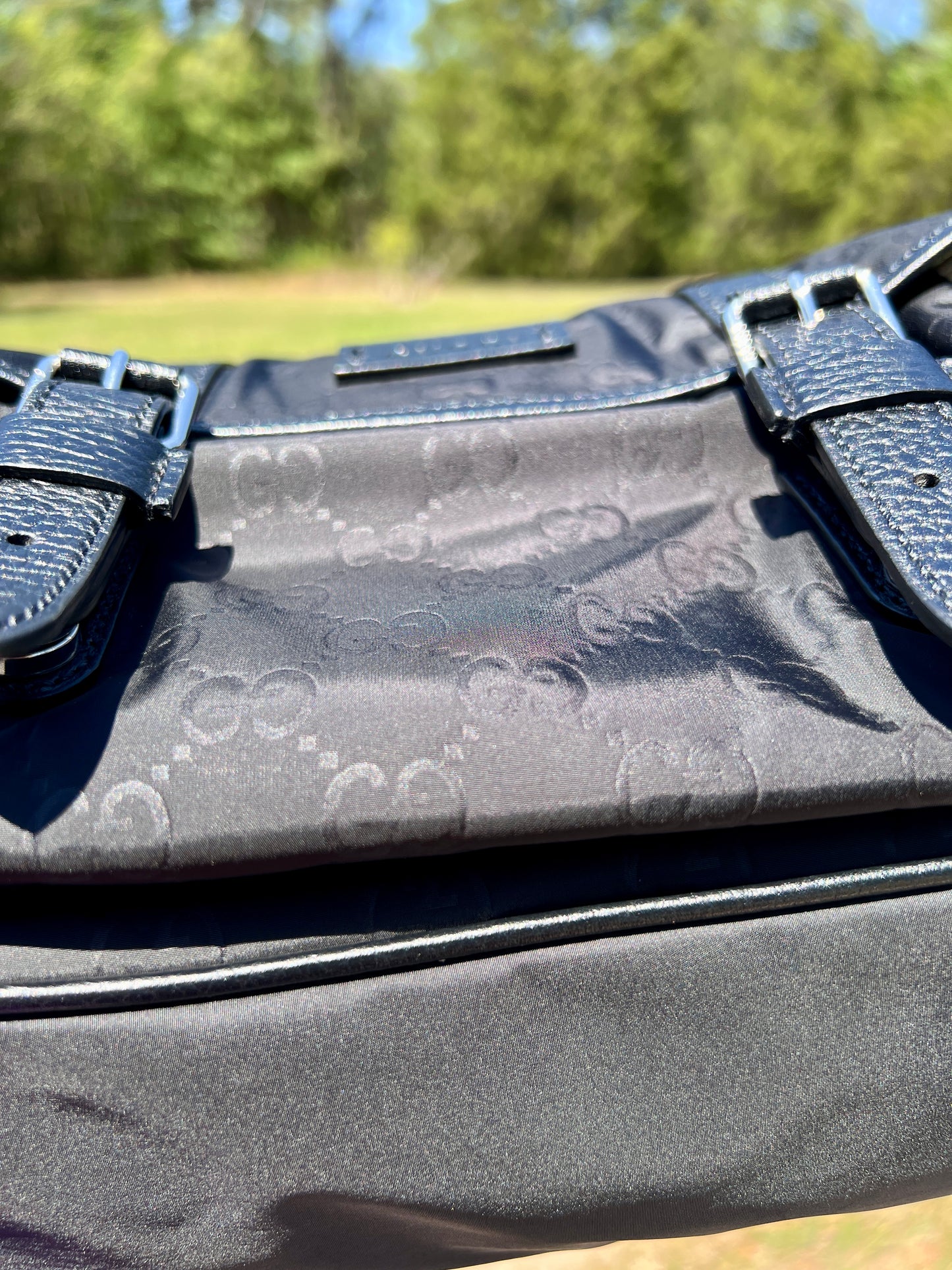 MESSENGER BAG BLACK