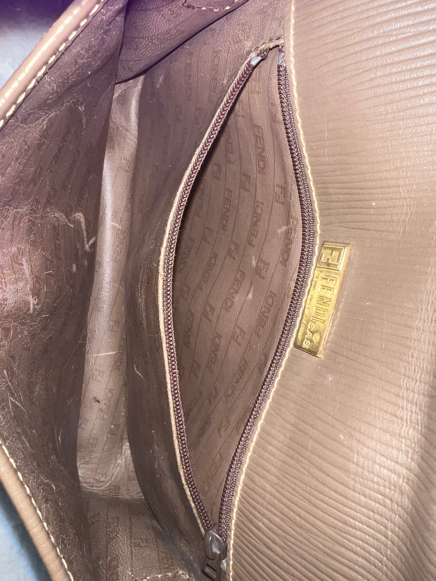 F E N D I CROSSBODY