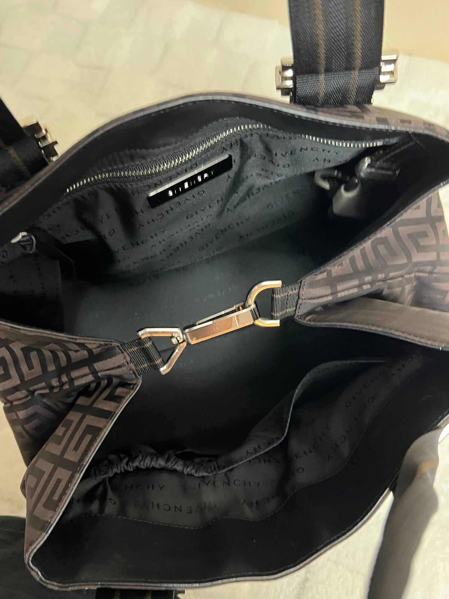 G_I_V_E_N_C_H_Y TOTE