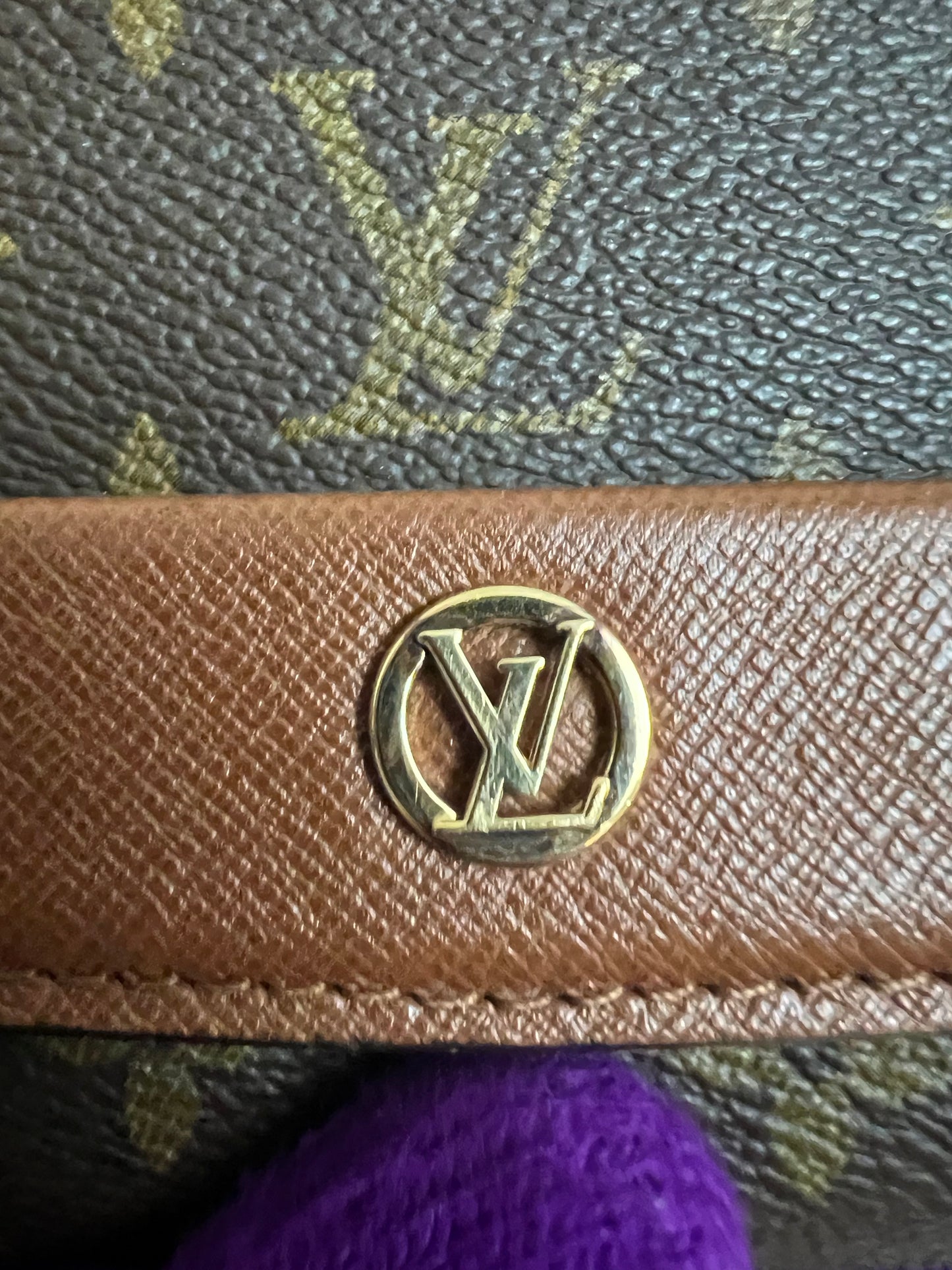 BORDEAUX 24 CROSSBODY