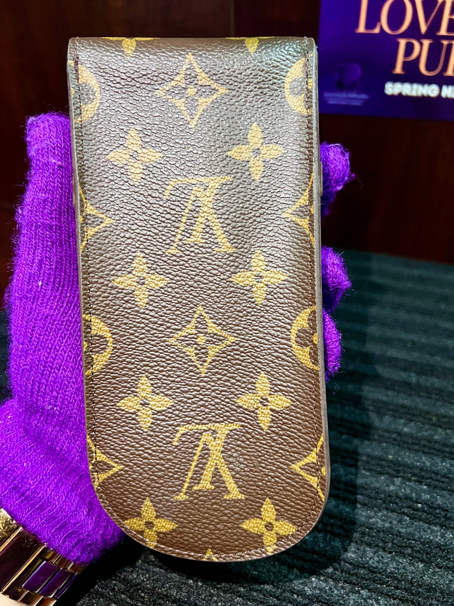 SUNGLASSES CASE HOLDER MONO