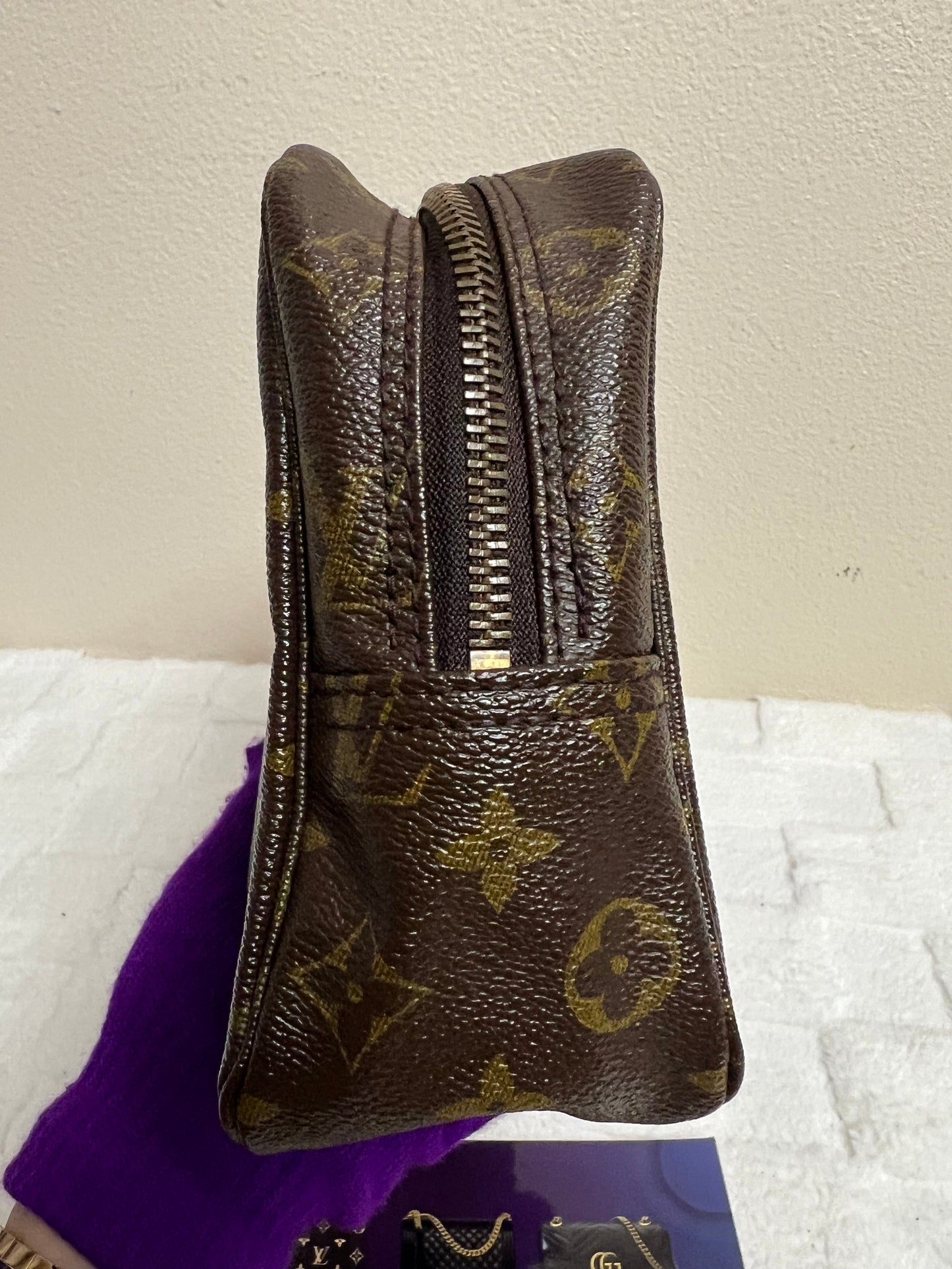TROUSSE 28 MONOGRAM