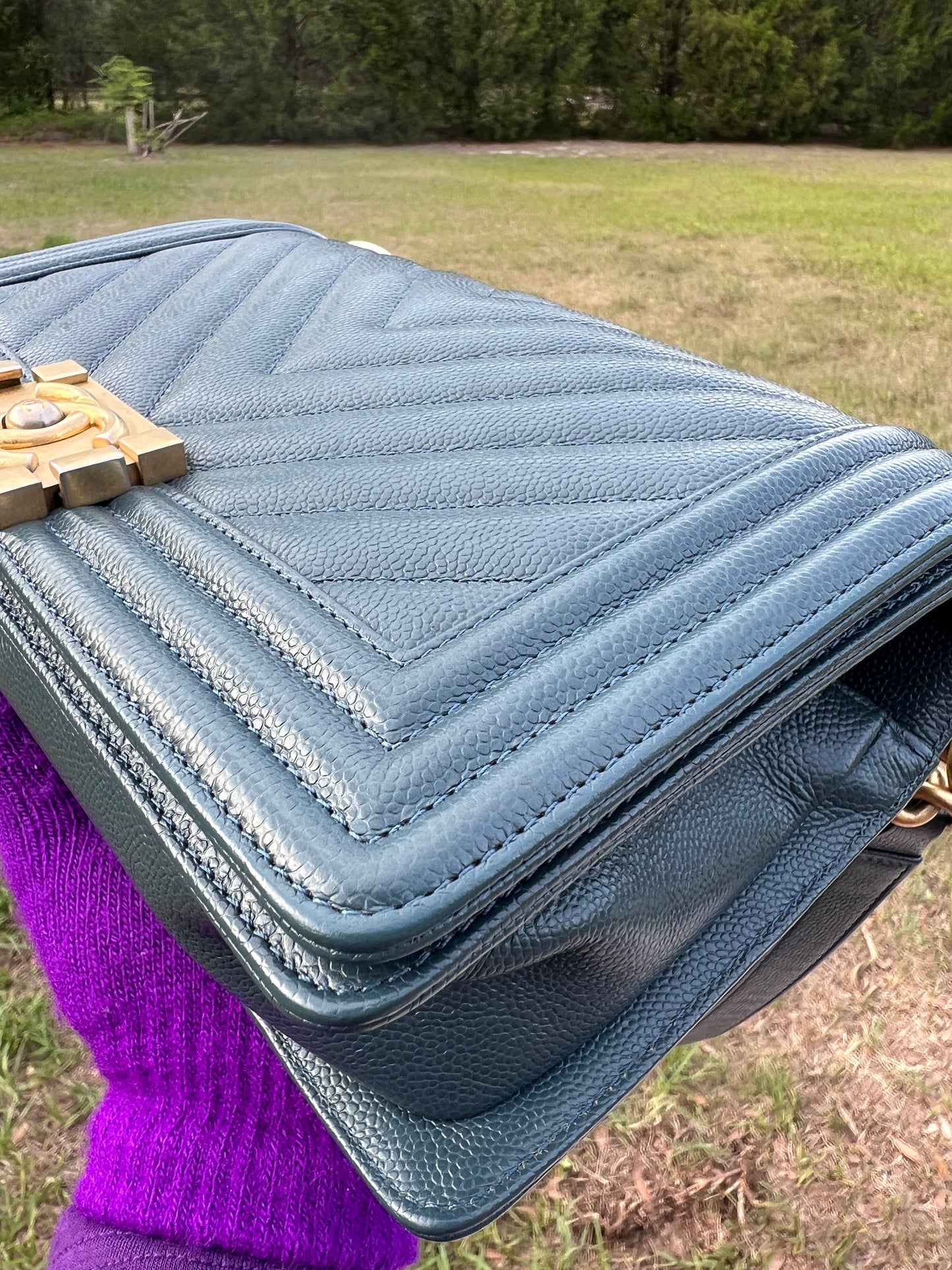 BOY FLAP CAVIAR MEDIUM