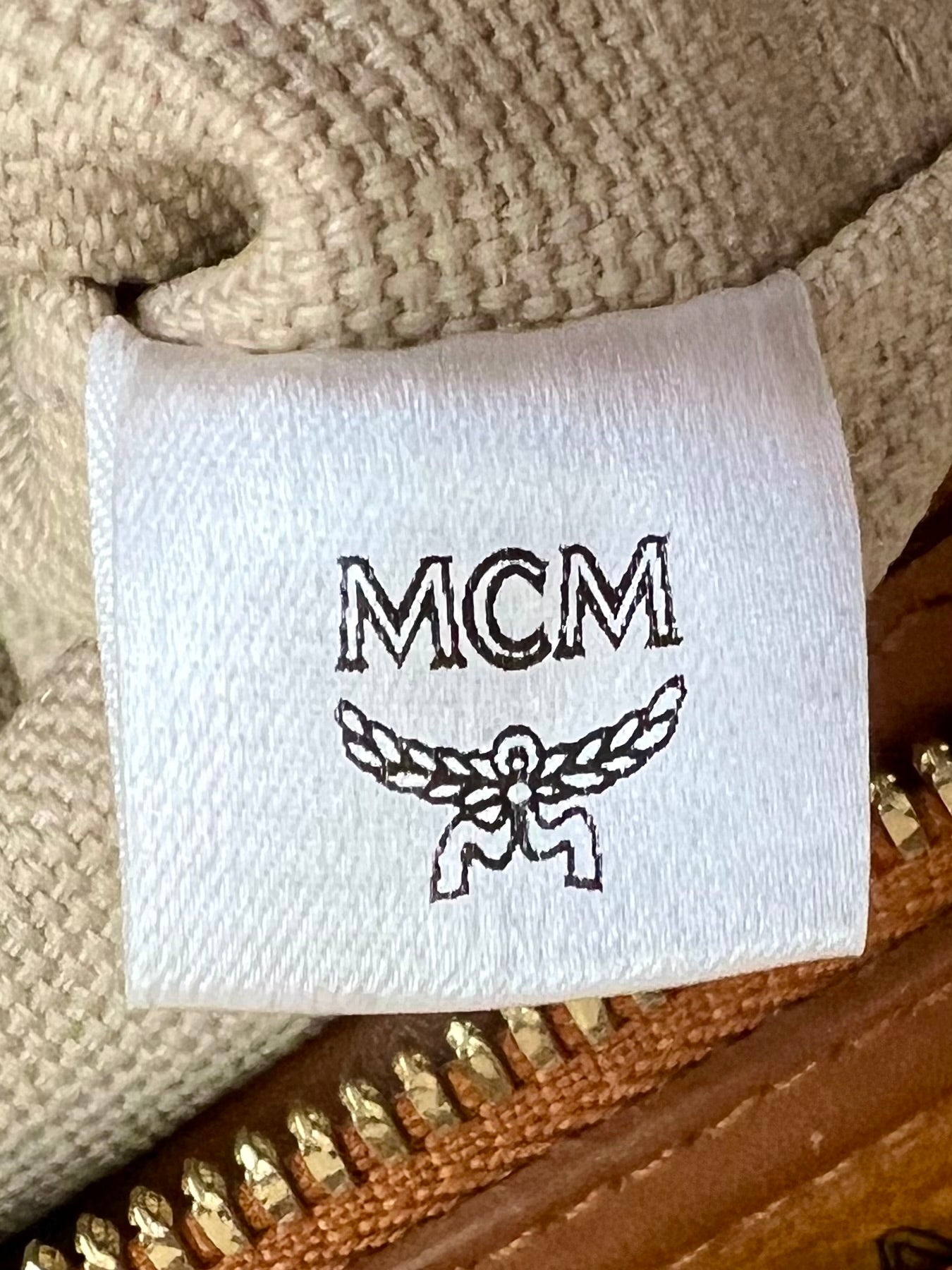 MCM BOSTON 25 W/ BONE