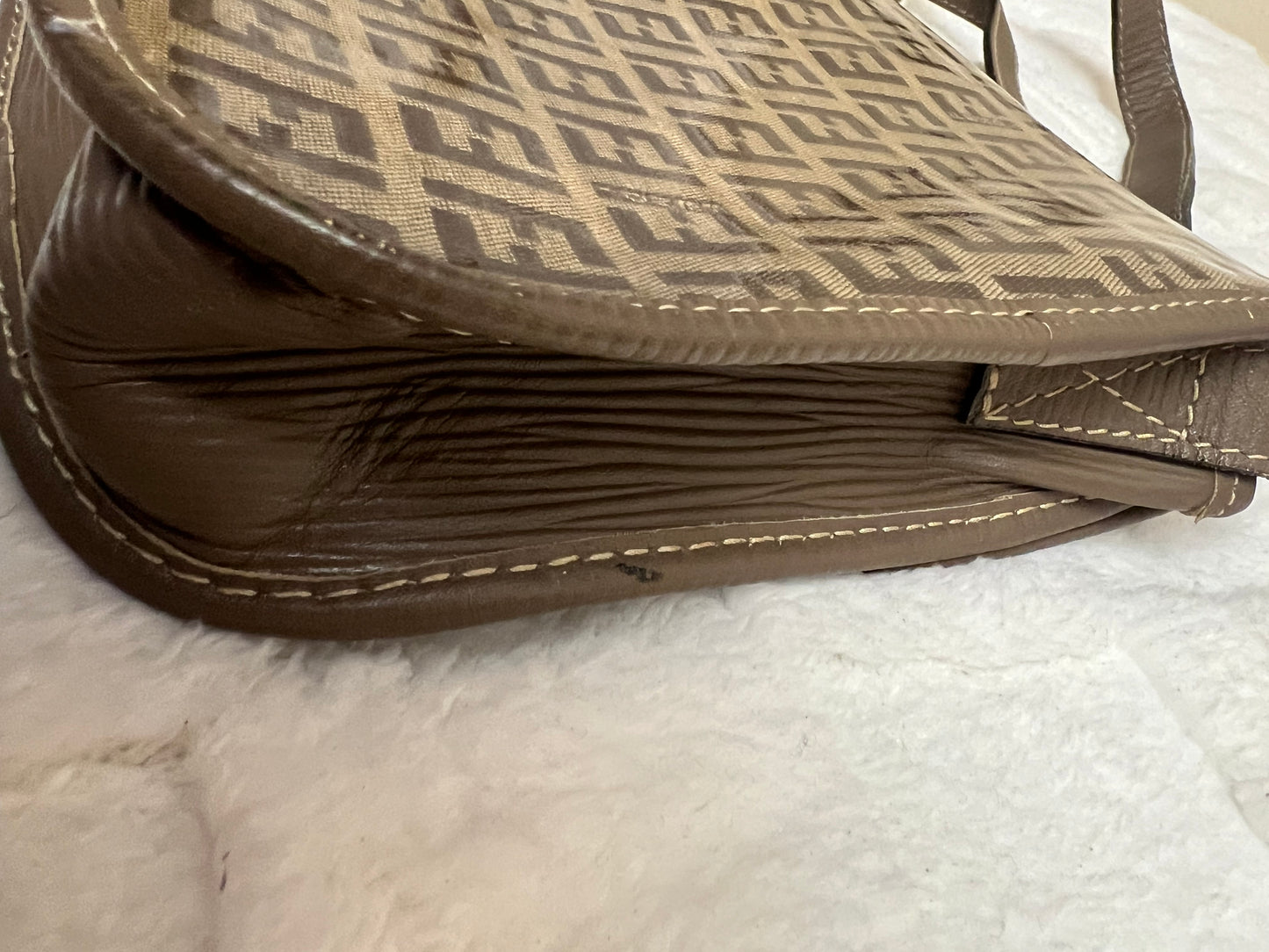 F E N D I CROSSBODY