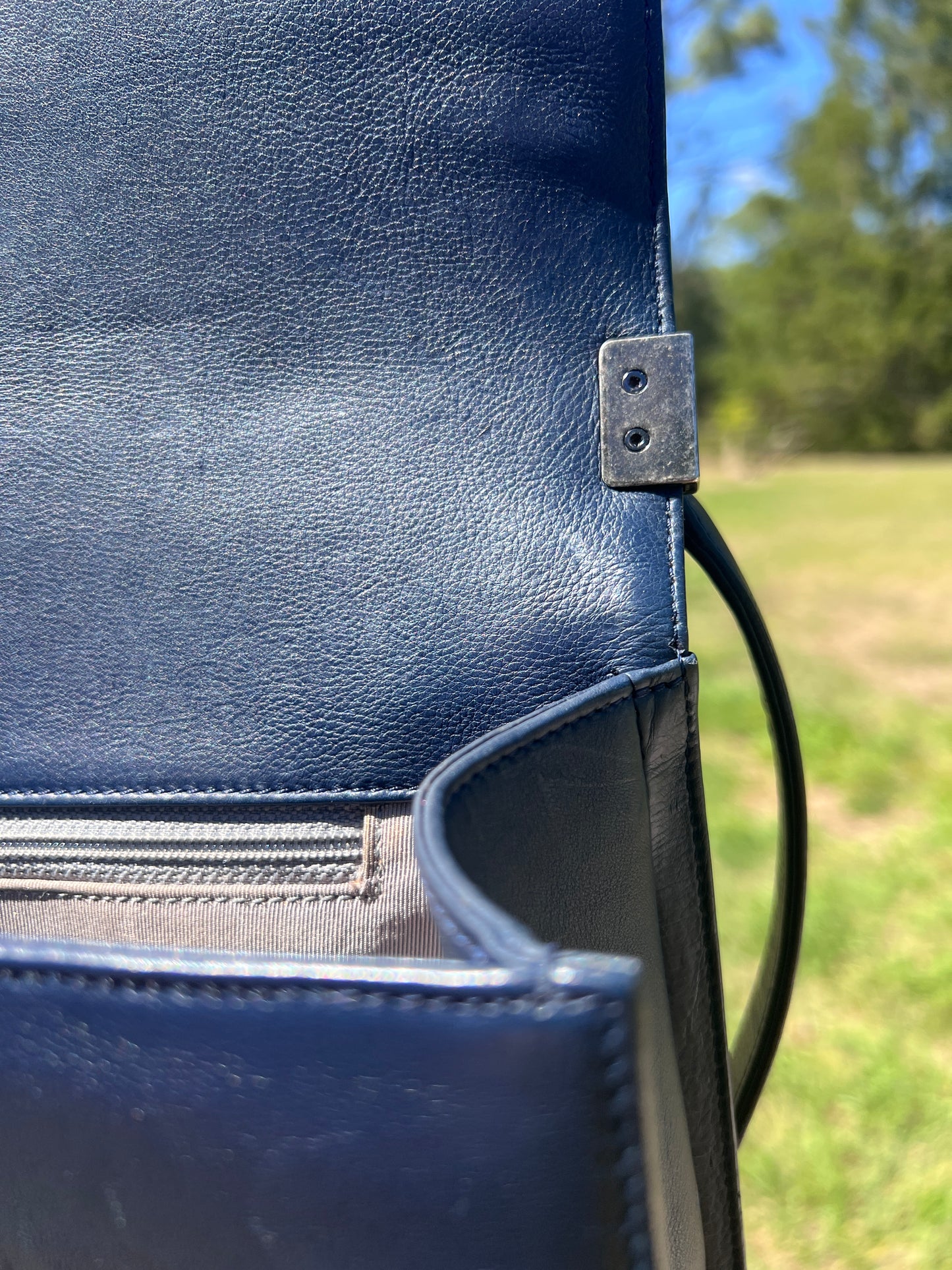 BOY FLAP CALFSKIN MEDIUM NM NAVY