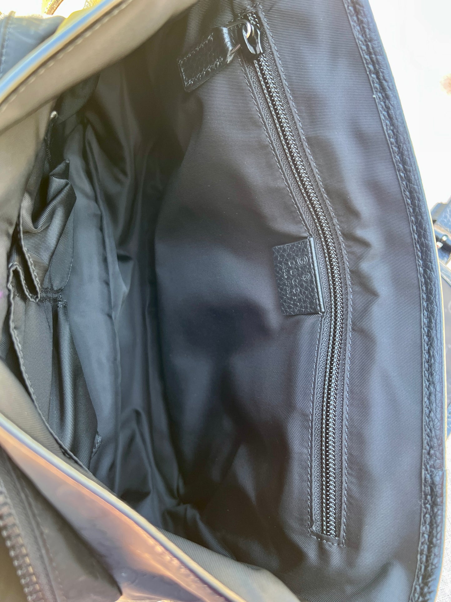 MESSENGER BAG BLACK