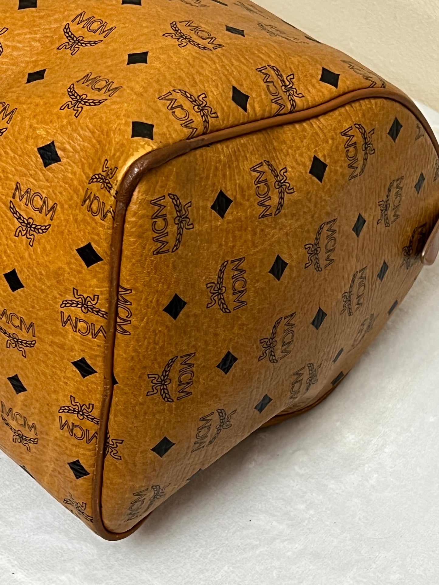 MCM DUFFLE 40 COGNAC