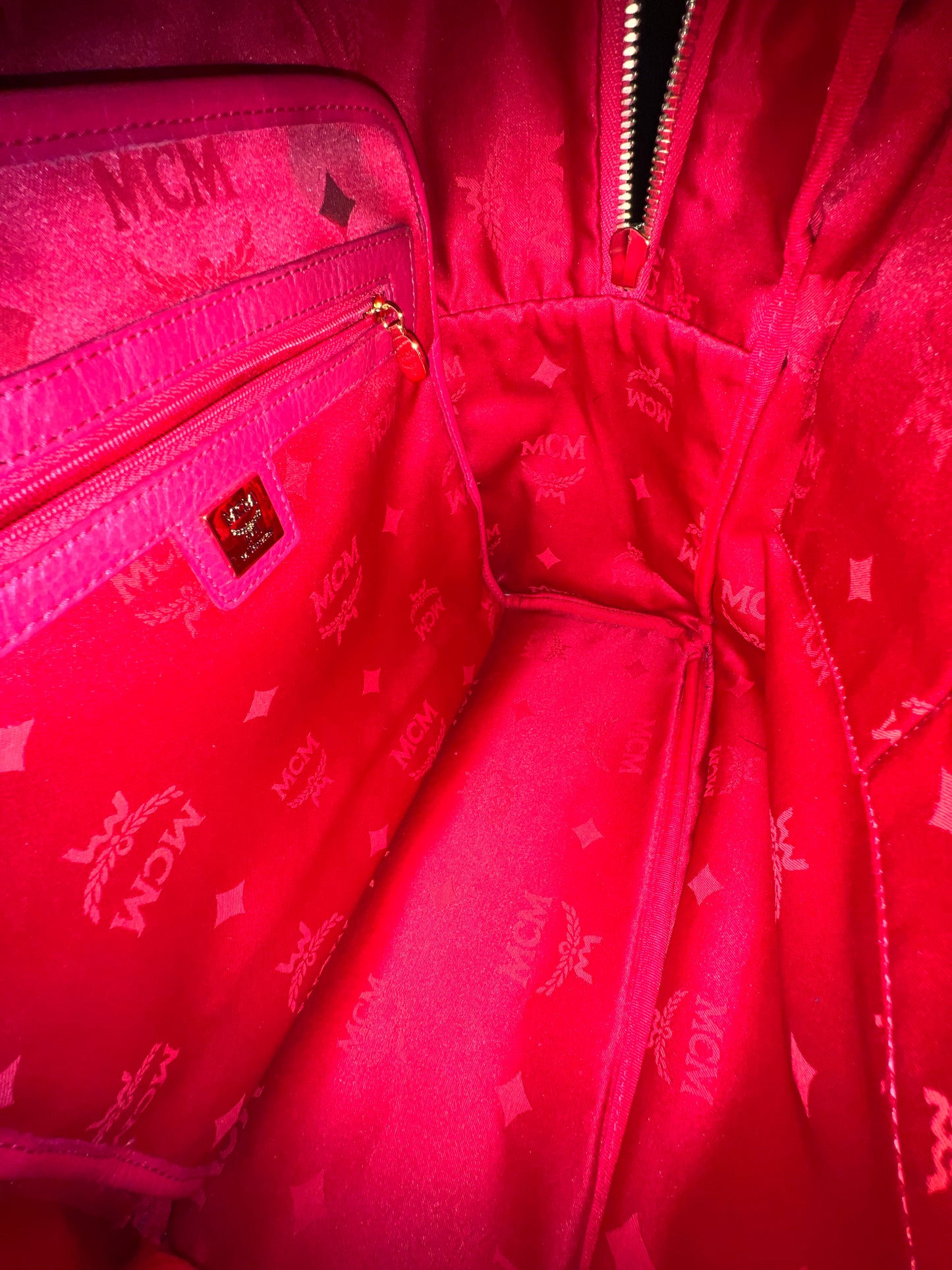 MCM RED BAGPACK LTD