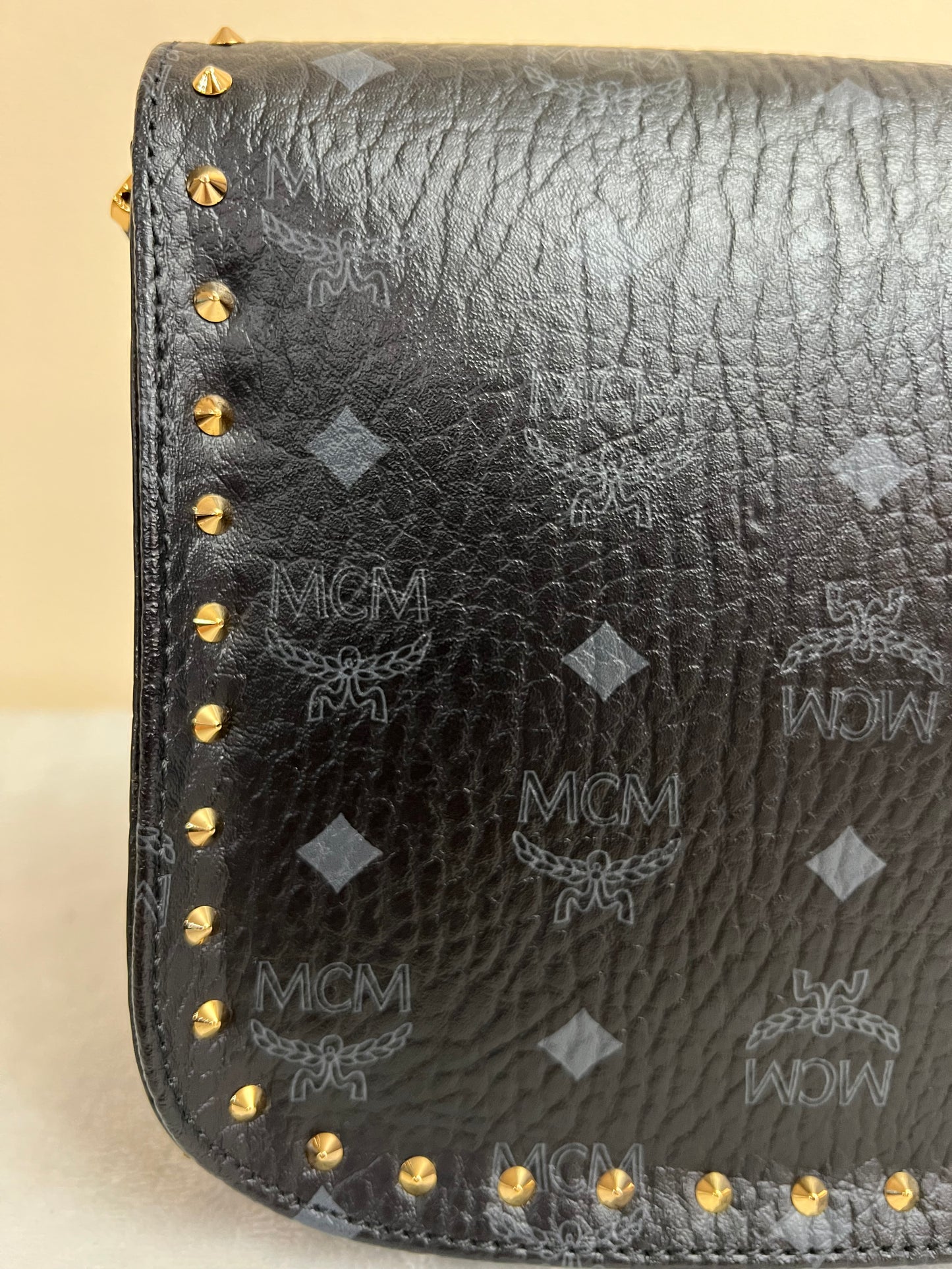 MCM PATRICIA STUDDED BLACK