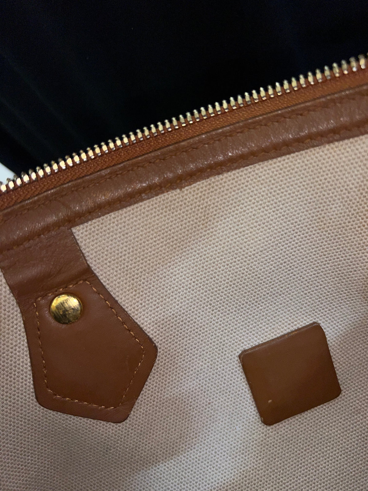 MCM DUFFLE 40 COGNAC