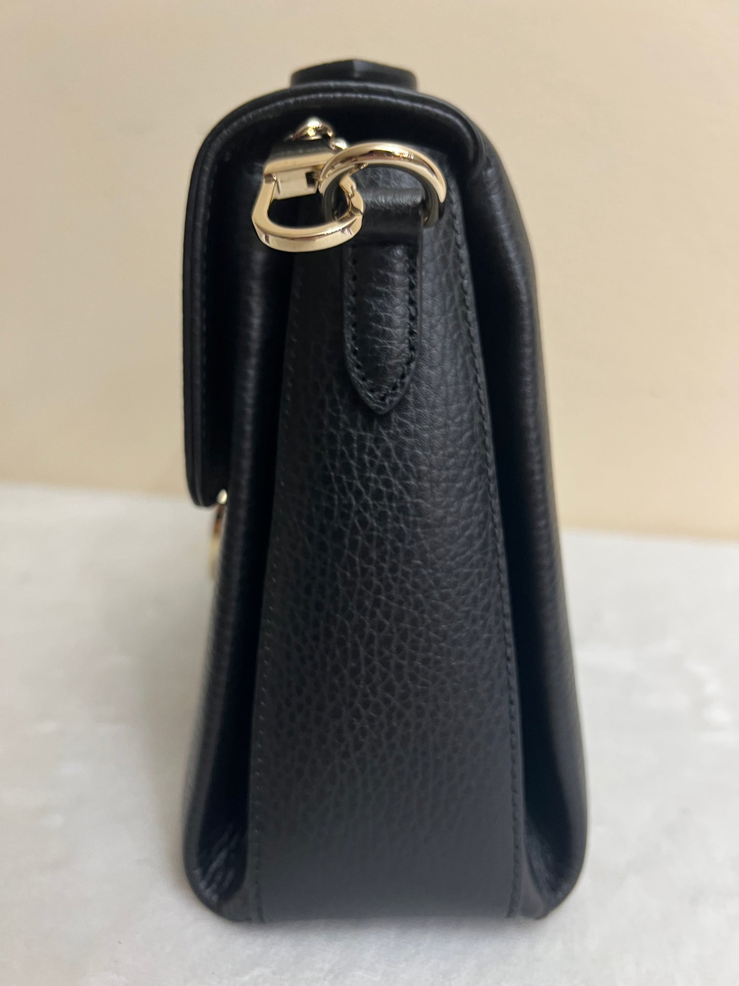 INTERLOCKING BLACK SHW 2