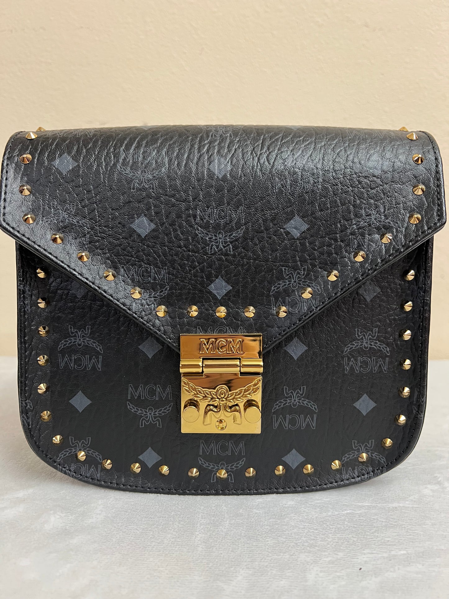 MCM PATRICIA STUDDED BLACK