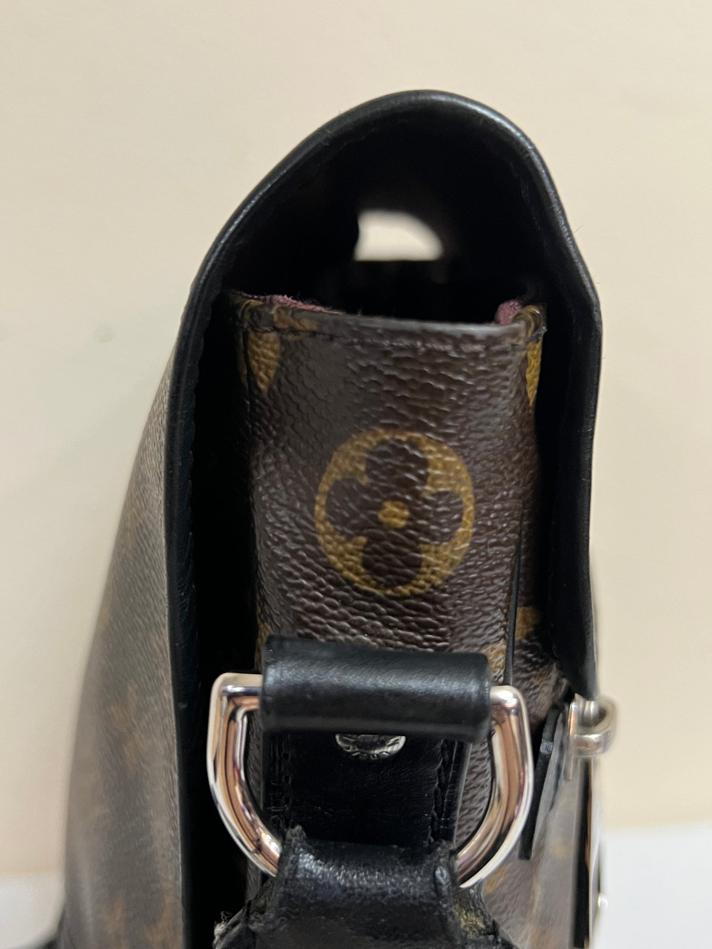 MACASAR CROSSBODY