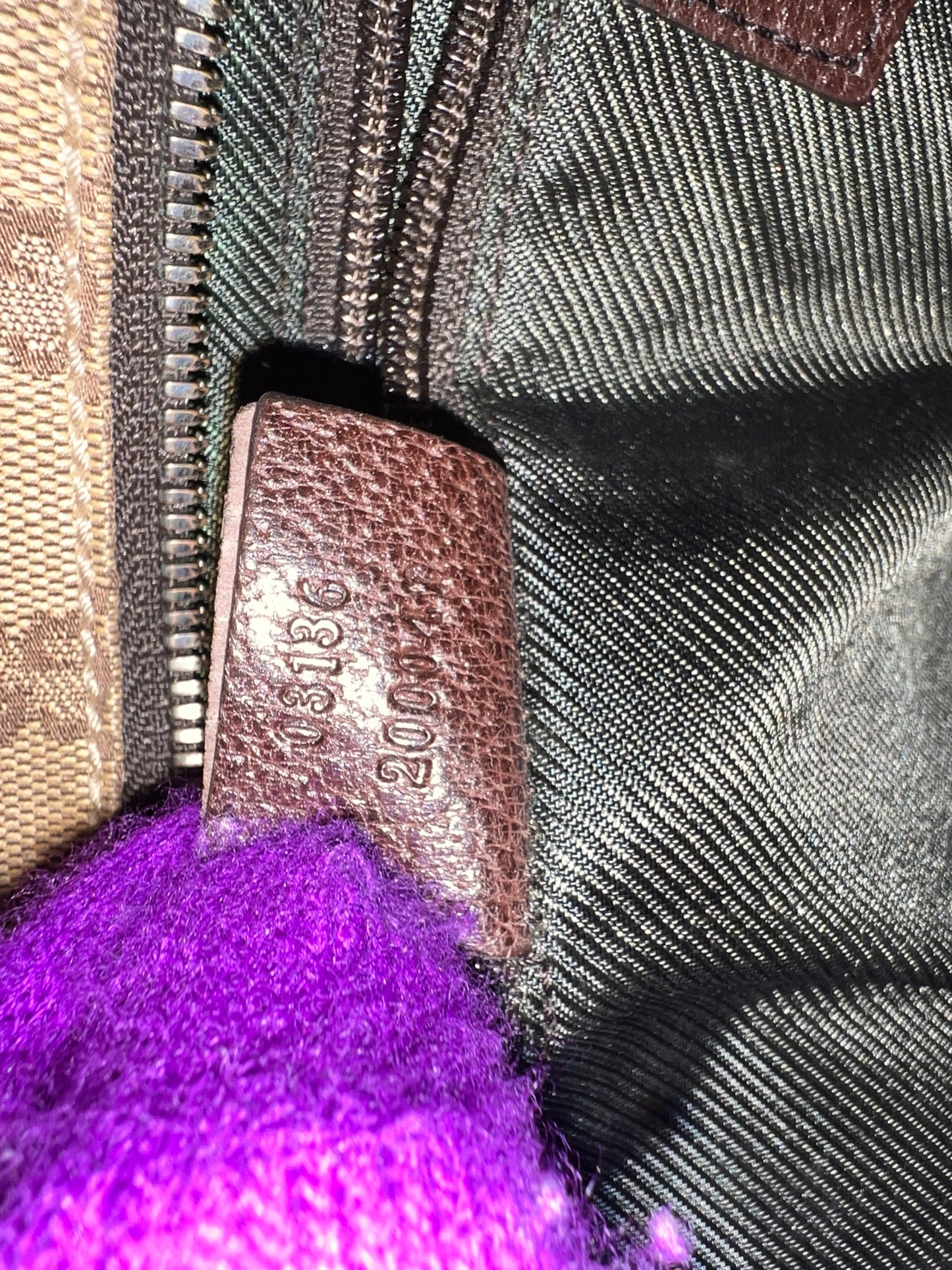 SUPREME CROSSBODY