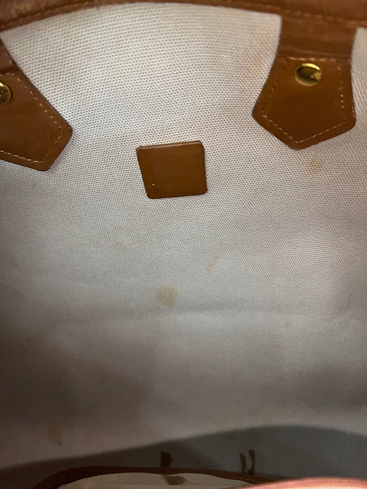 MCM DUFFLE 40 COGNAC