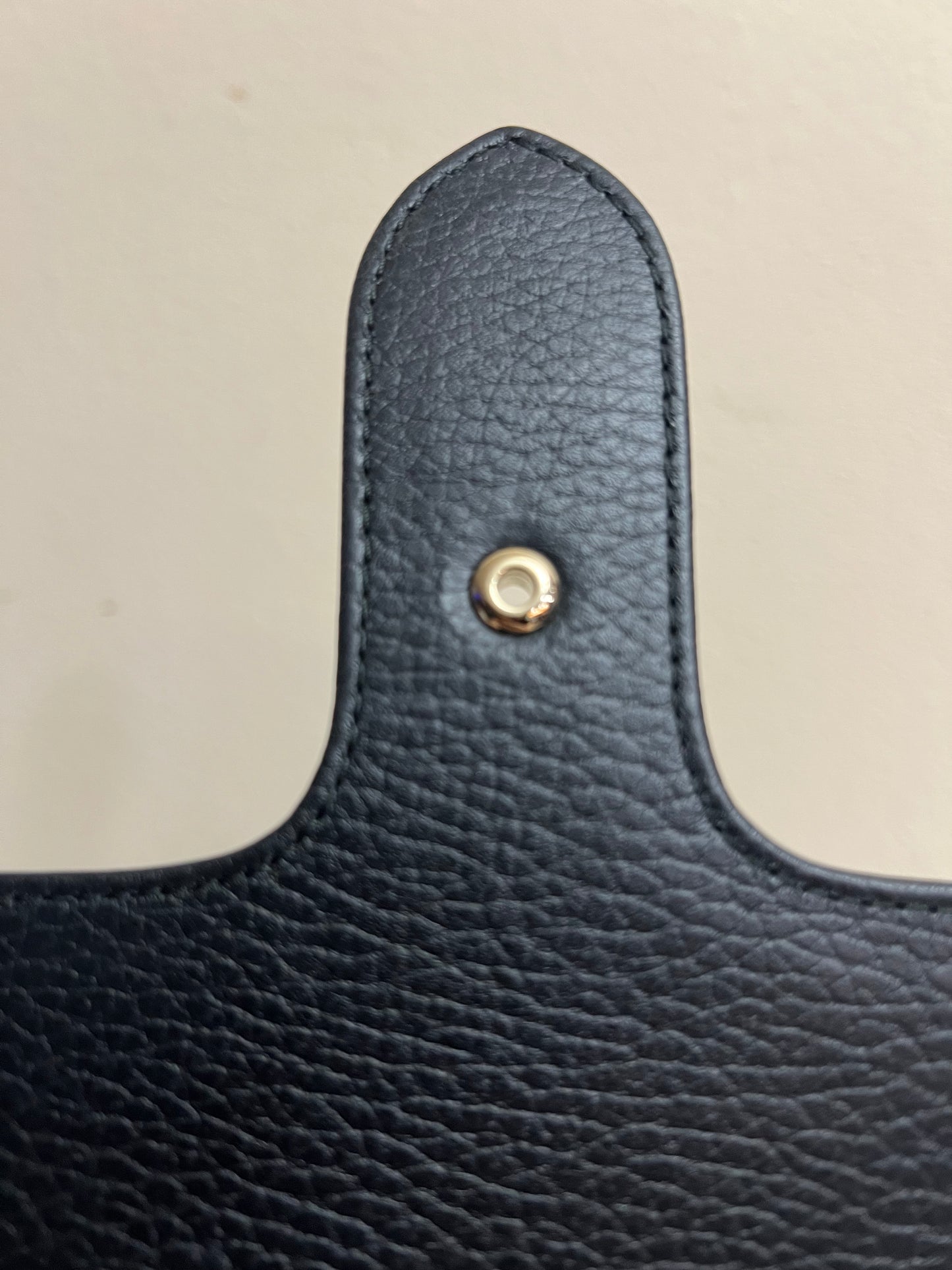 INTERLOCKING BLACK SHW 2