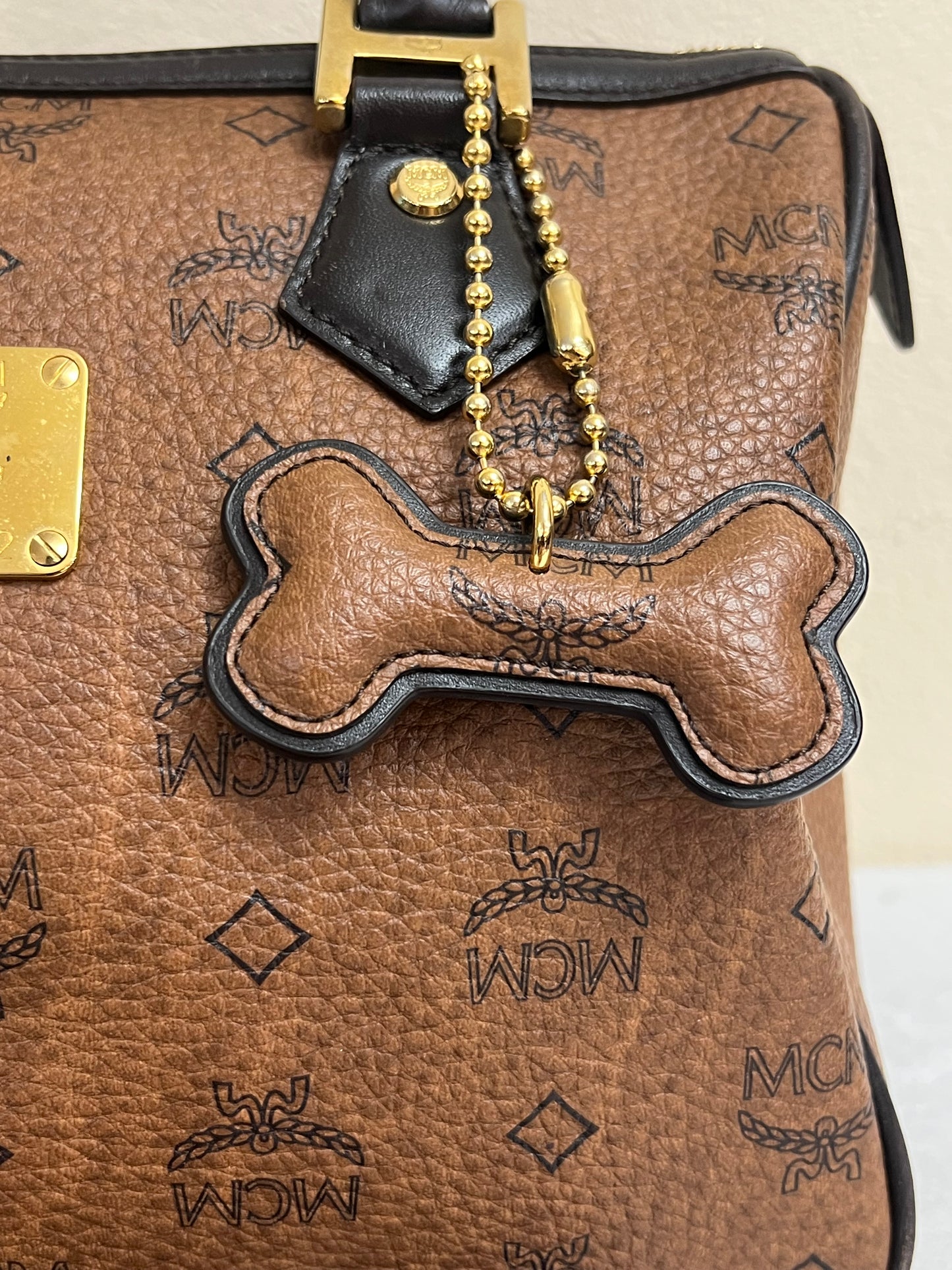 MCM BOSTON CHOCO 25 w/ BONE