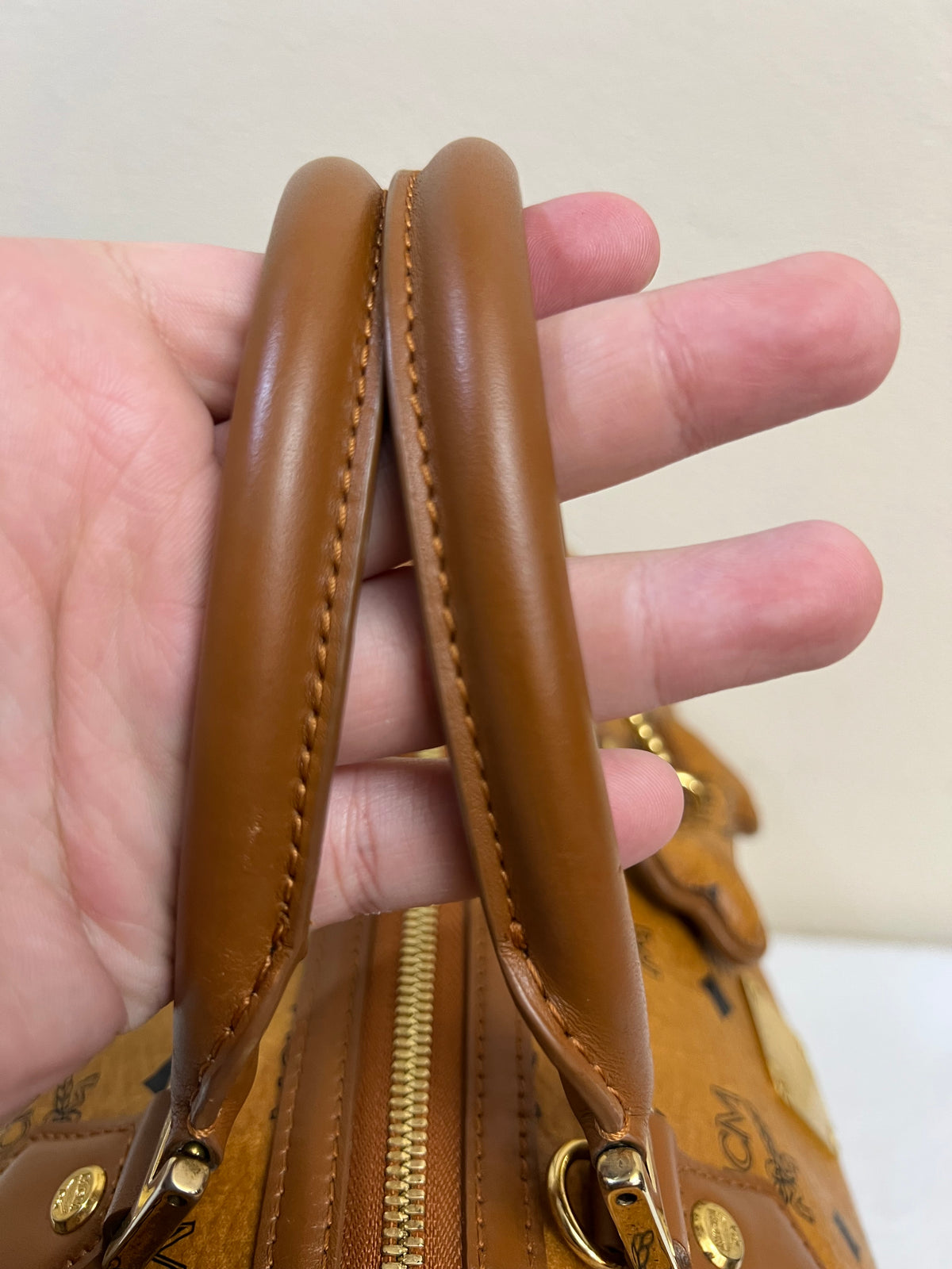 MCM DUFFLE 40 COGNAC