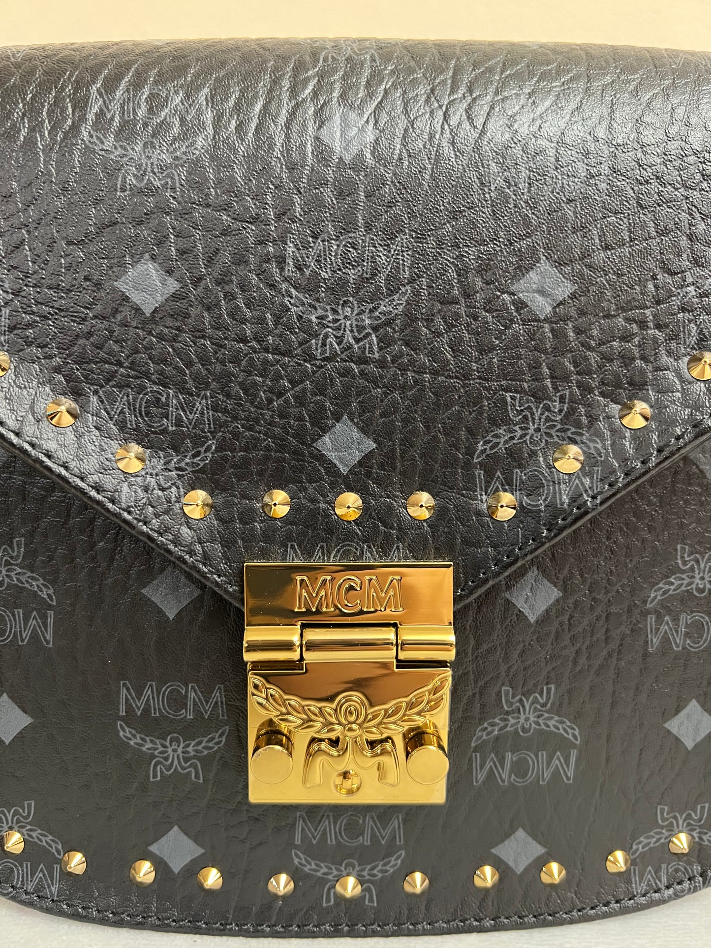 MCM PATRICIA STUDDED BLACK