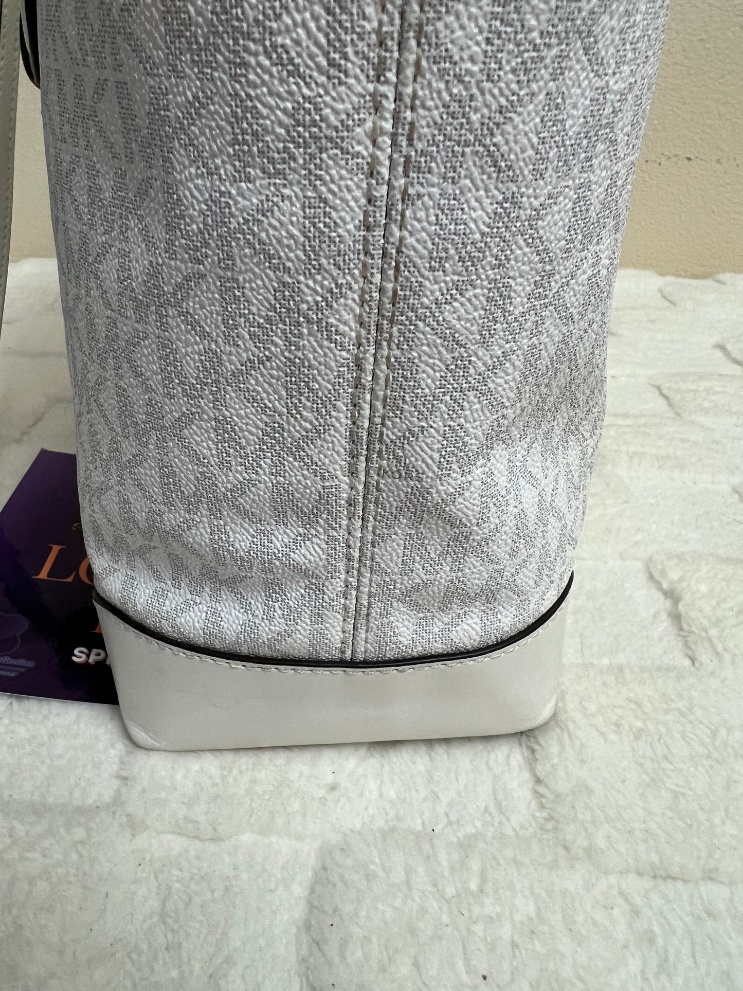 MK TOTE W/POUCH