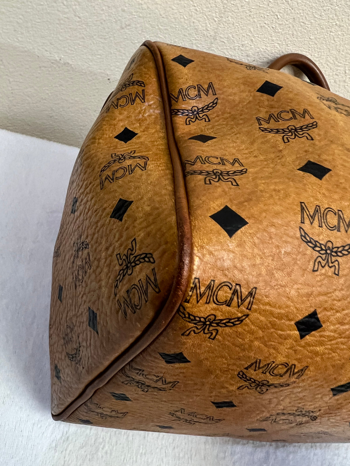 MCM DUFFLE 40 COGNAC