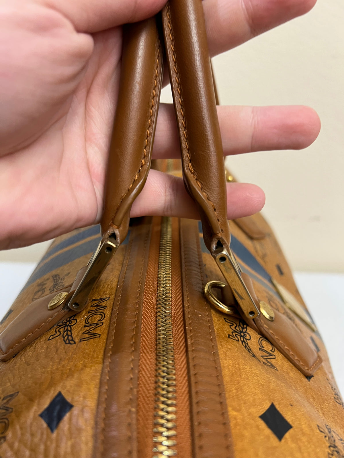 MCM DUFFLE 40 COGNAC