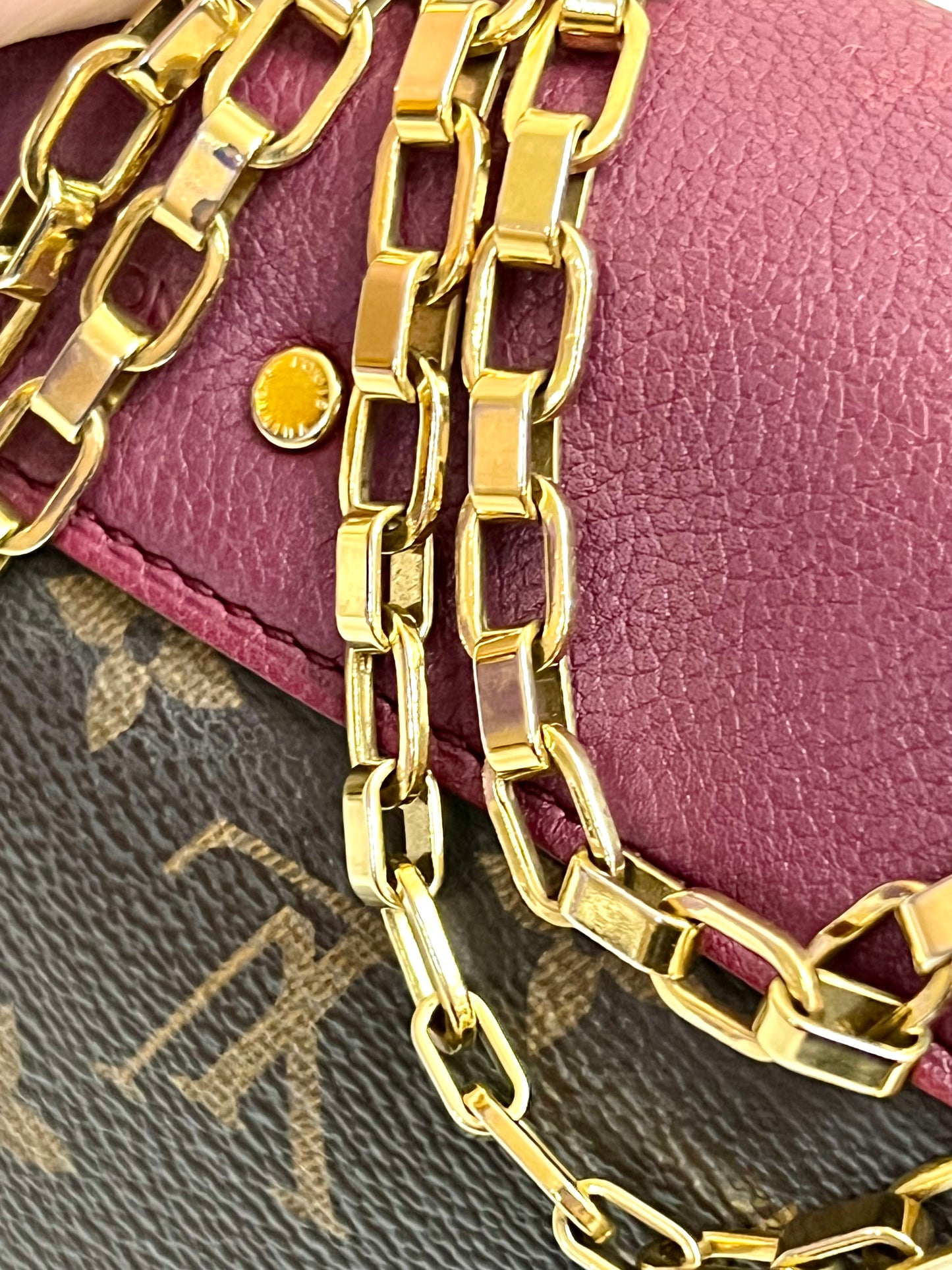 PALLAS CHAIN
