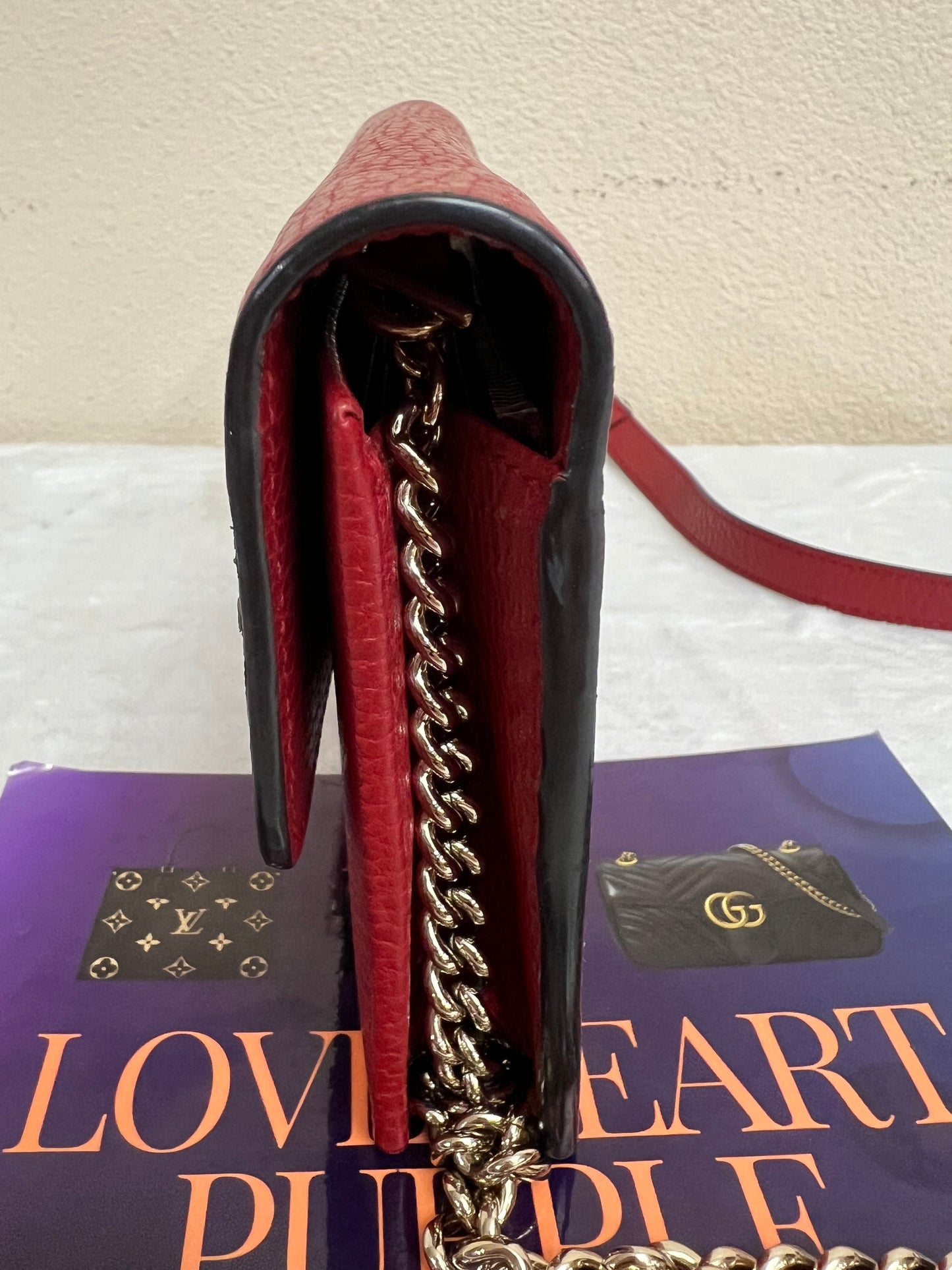 INTERLOCKING WALLET ON CHAIN