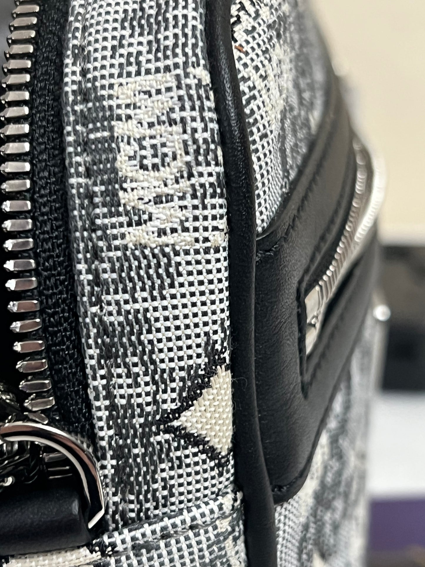 MCM AREN MESSENGER BAG