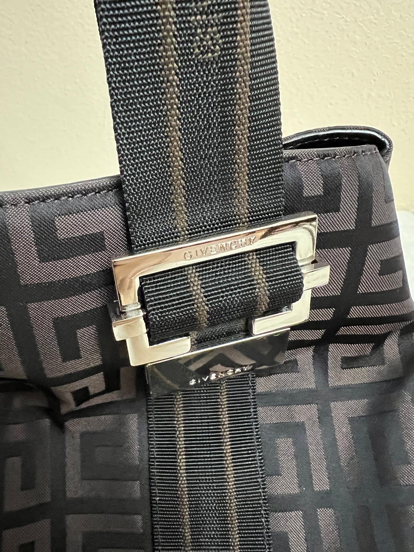 G_I_V_E_N_C_H_Y TOTE
