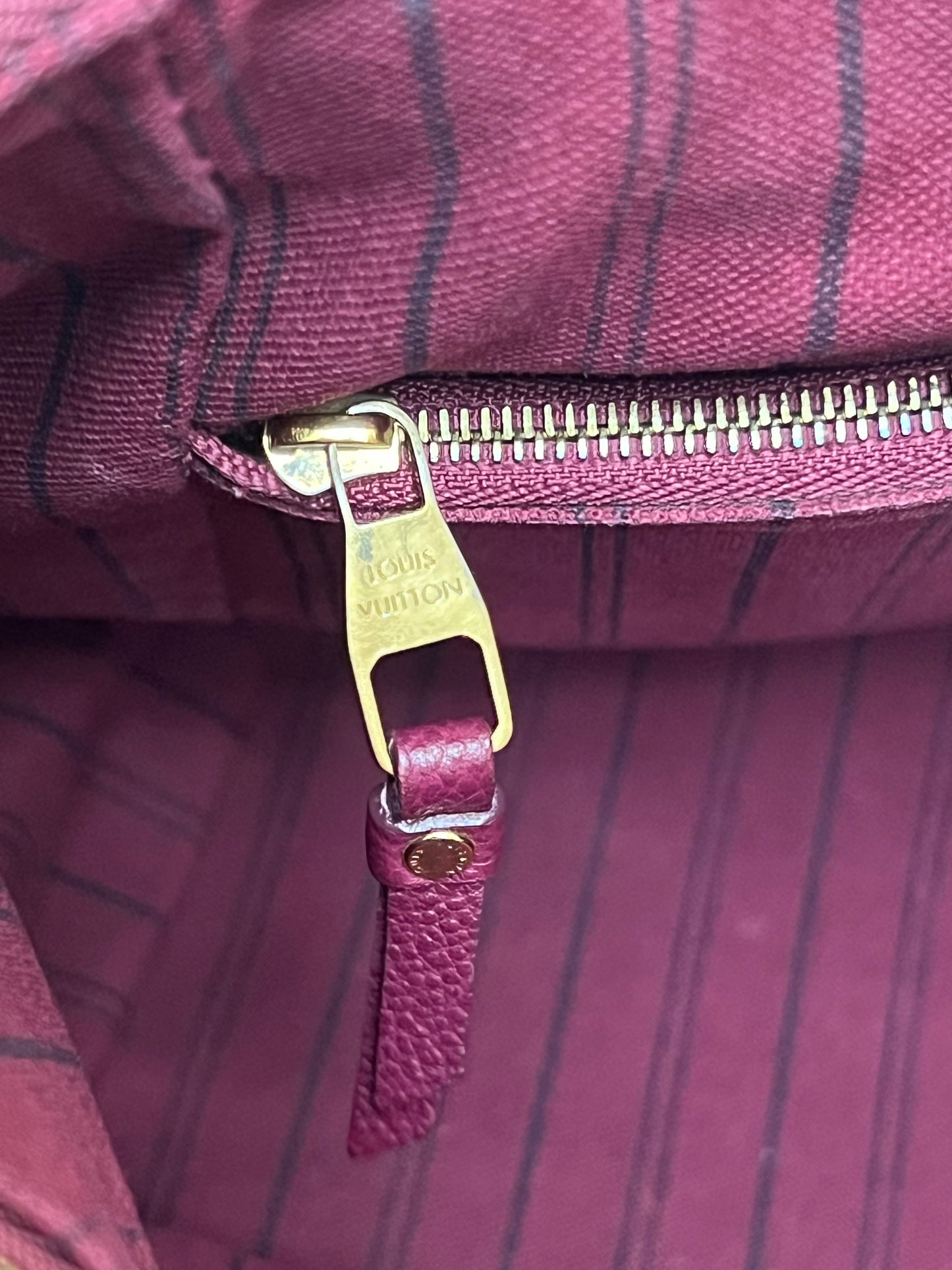 LUMINEUSE EMPRIENTE BURGUNDY