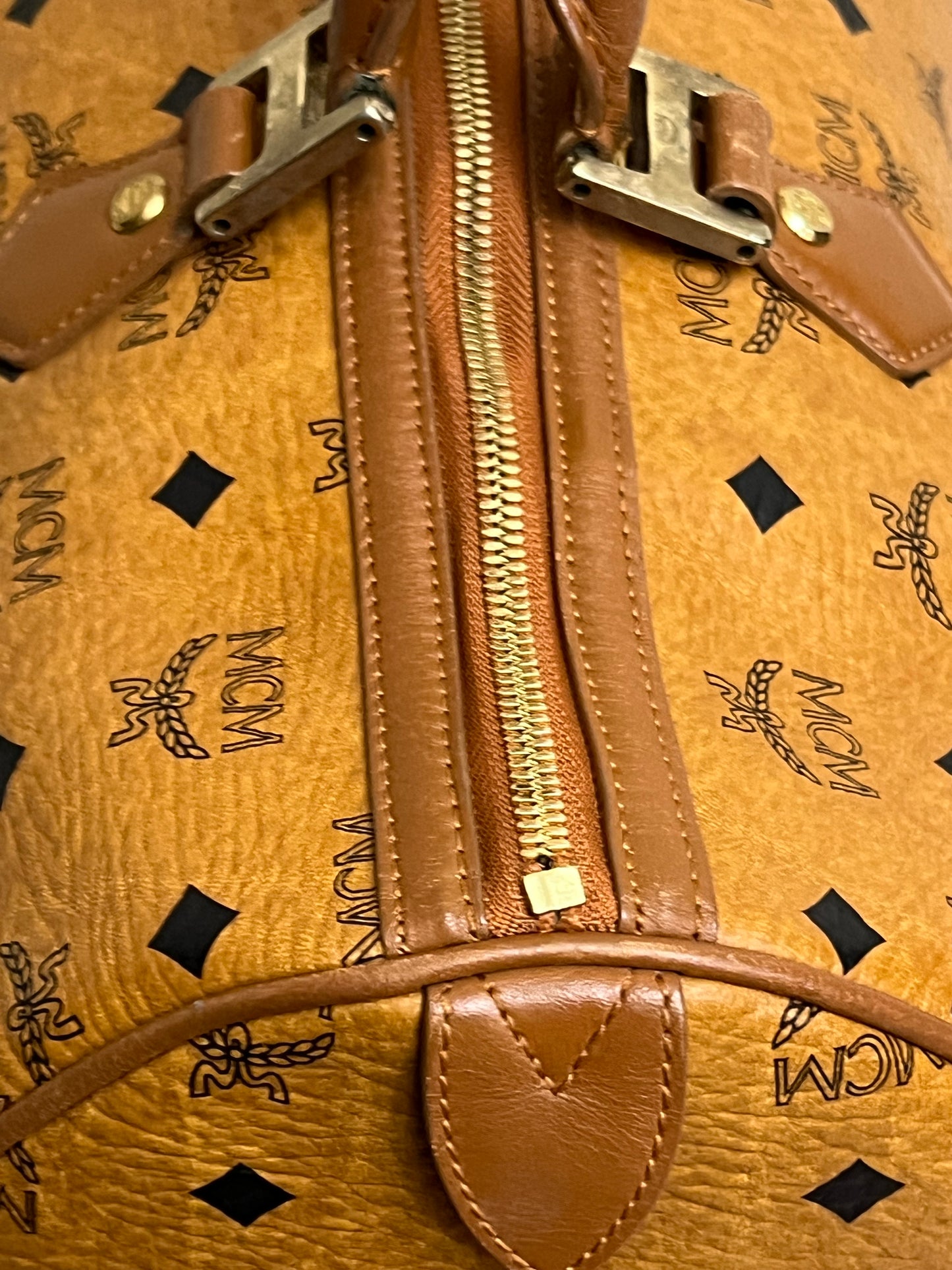 MCM DUFFLE 40 COGNAC
