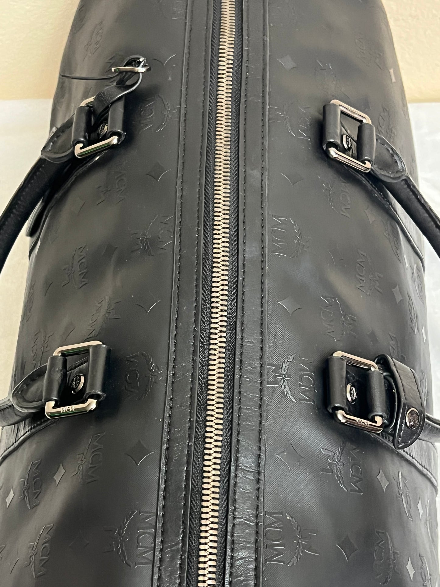 DUFFLE 45 BLACK ON BLACK