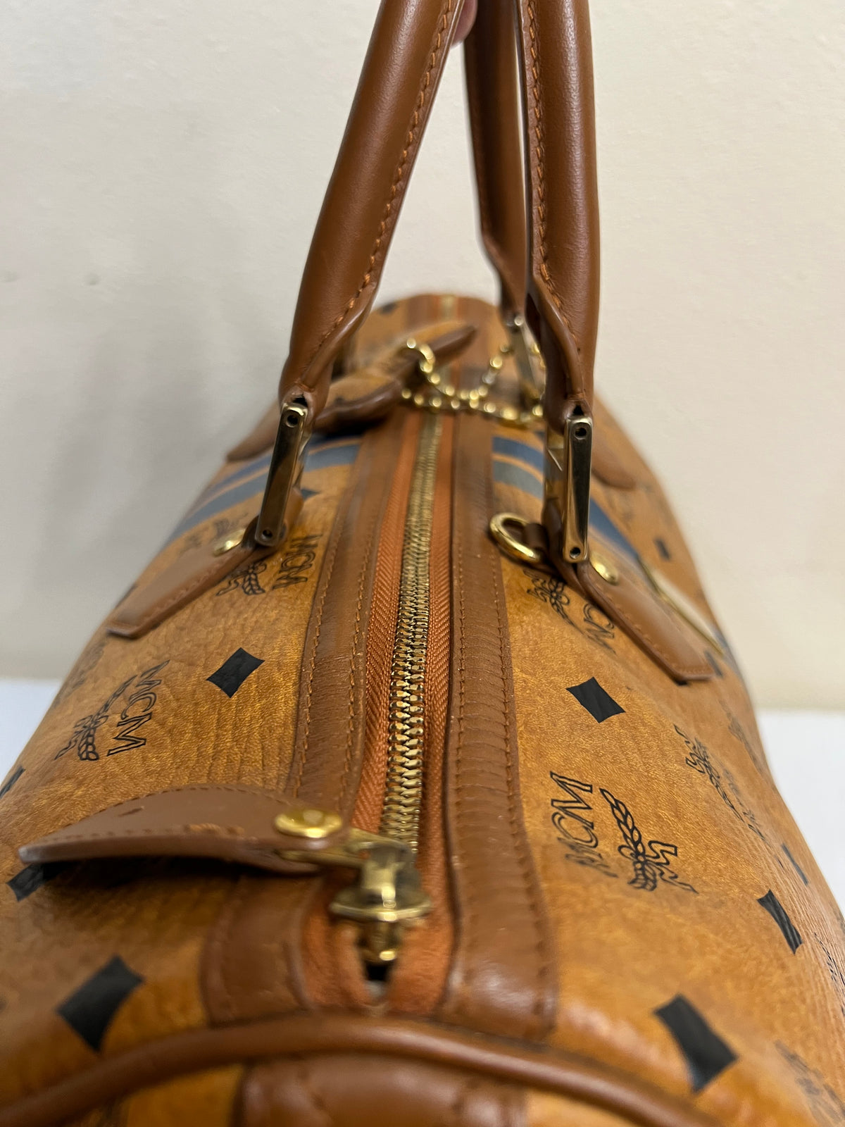 MCM DUFFLE 40 COGNAC
