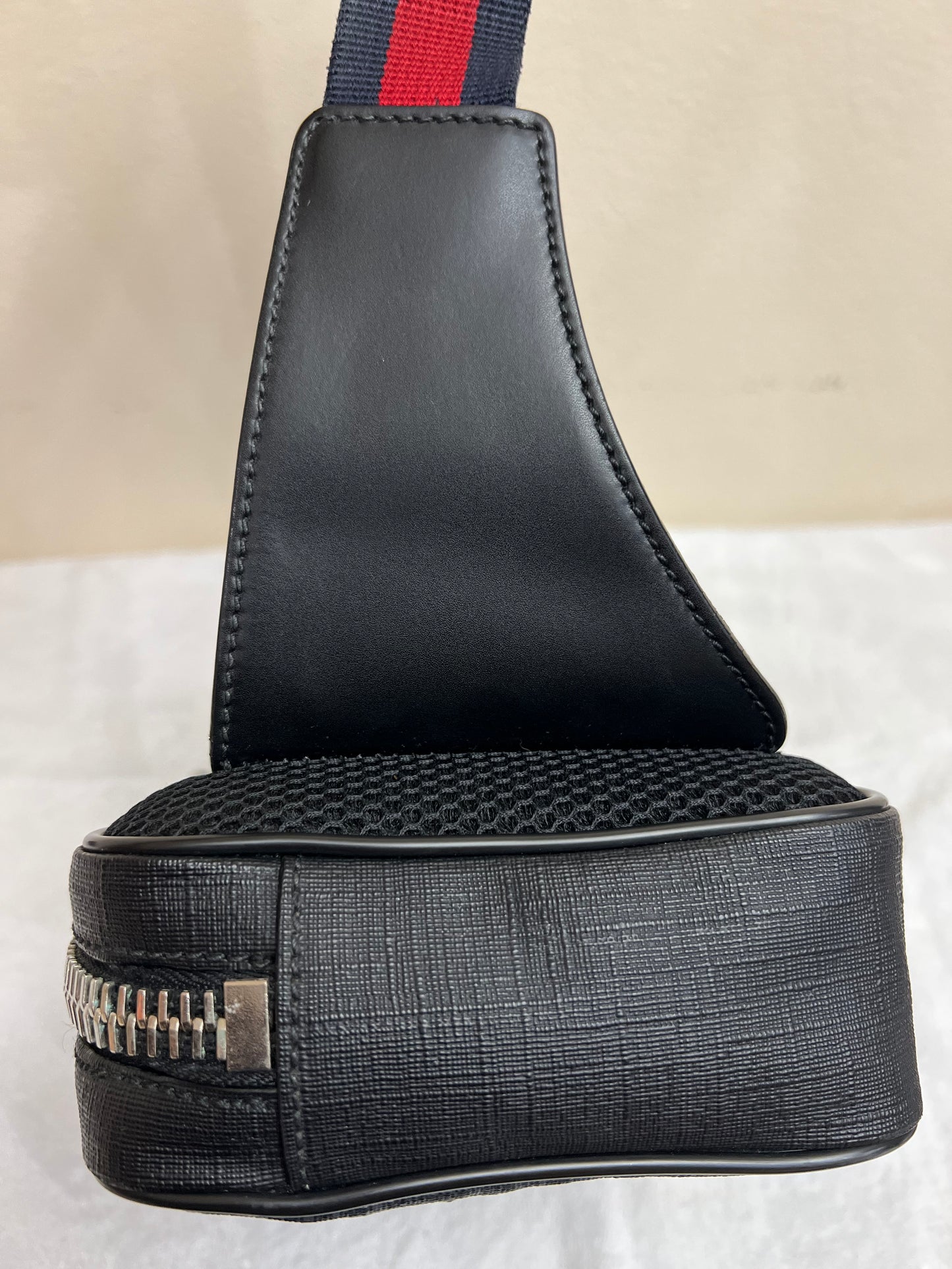 SUPREME BELTBAG