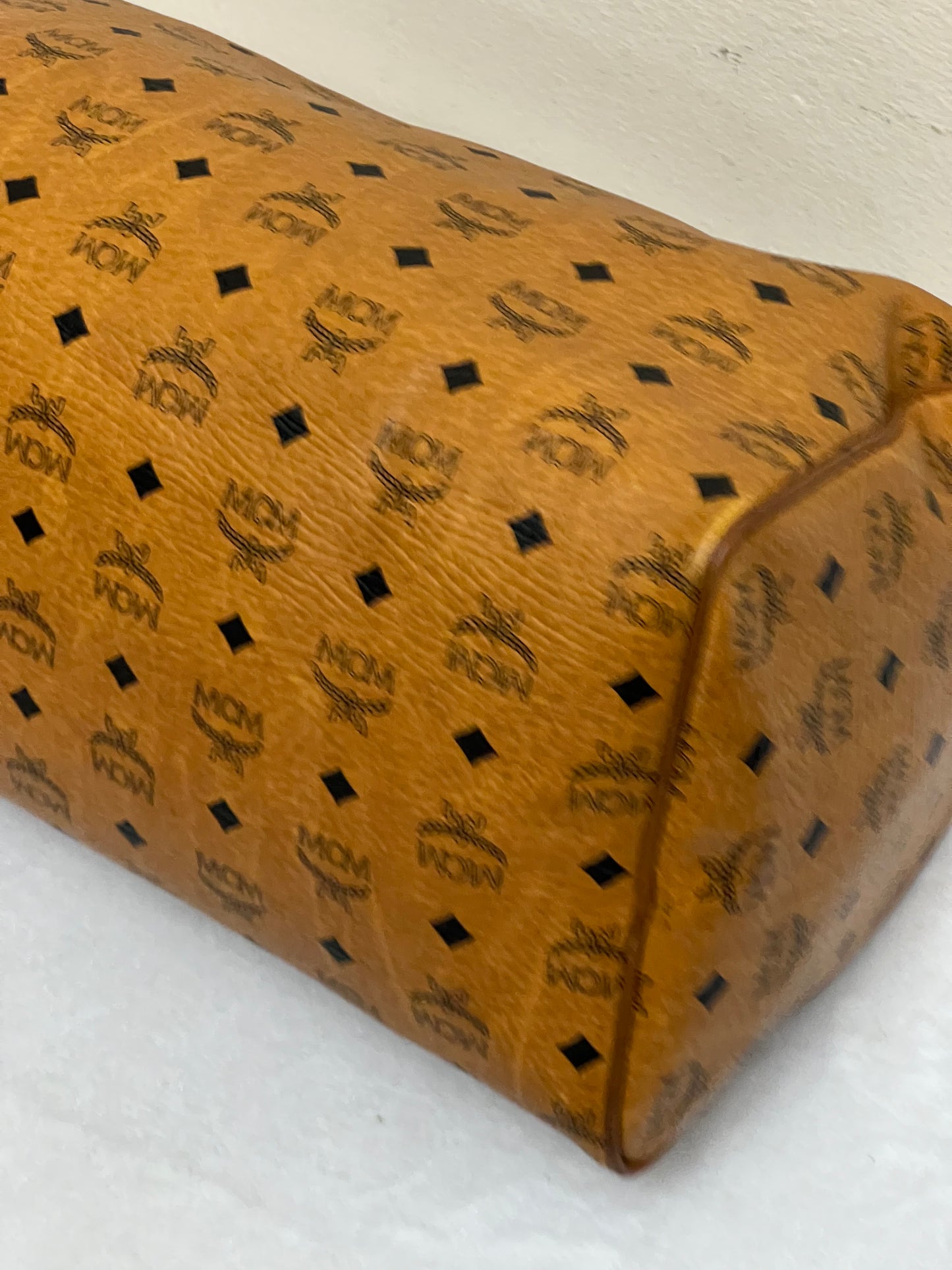 MCM DUFFLE 40 COGNAC
