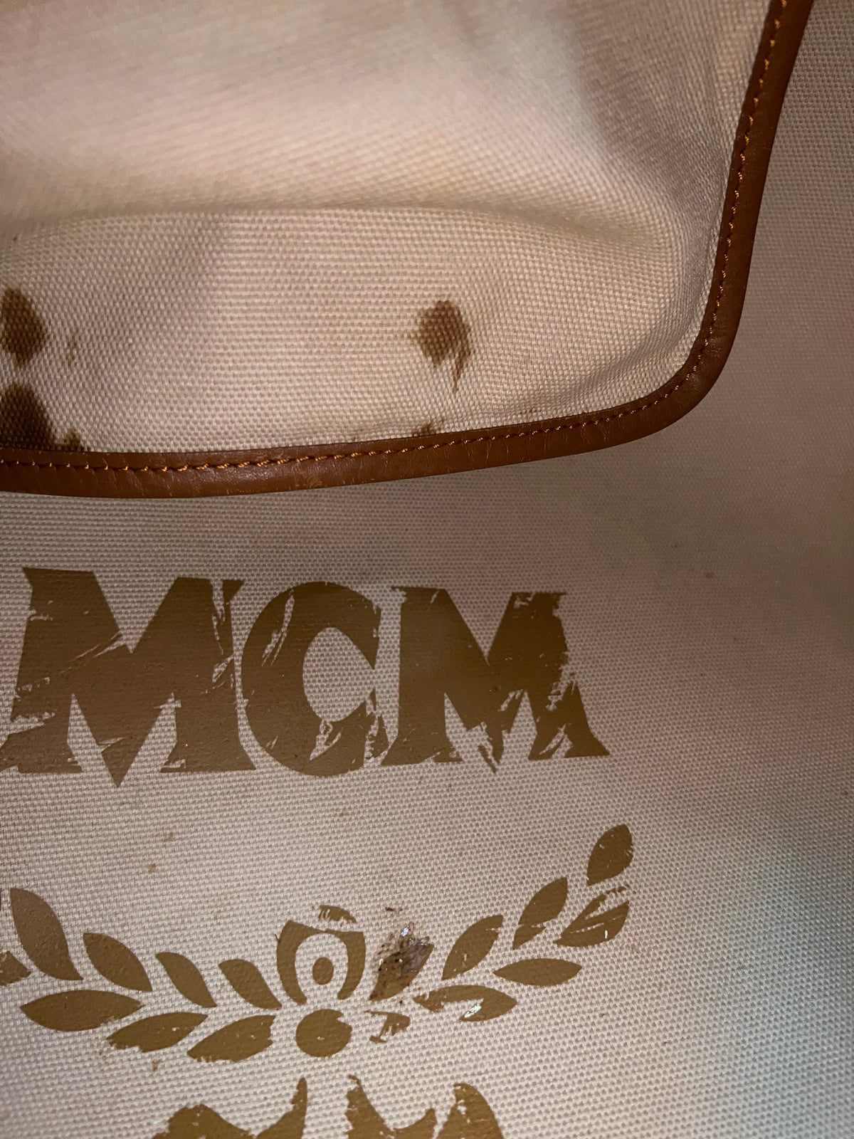 MCM DUFFLE 40 COGNAC
